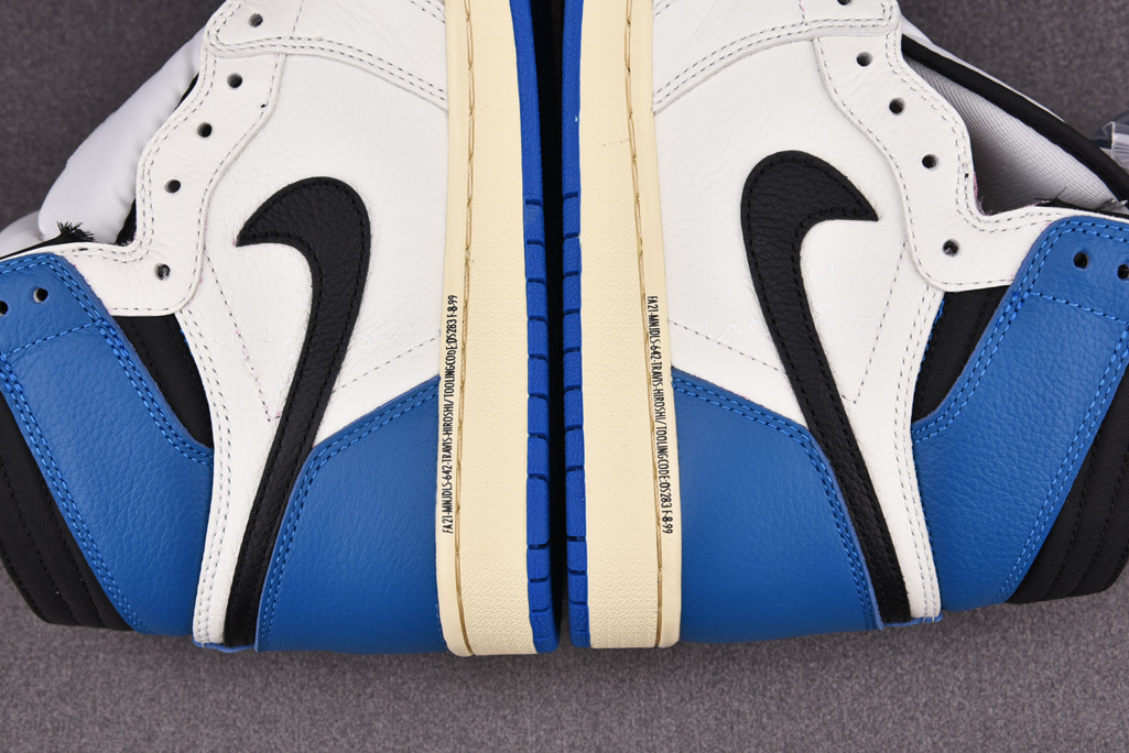 트래비스 스캇 X 프라그먼트 X 에어 조던 1 하이 밀리터리 블루