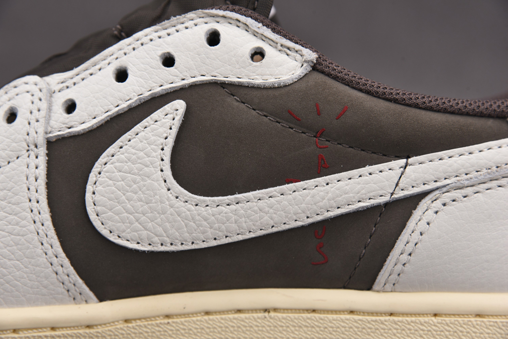 트래비스 스캇 x 에어 조던 1 로우 세일 앤 리저락