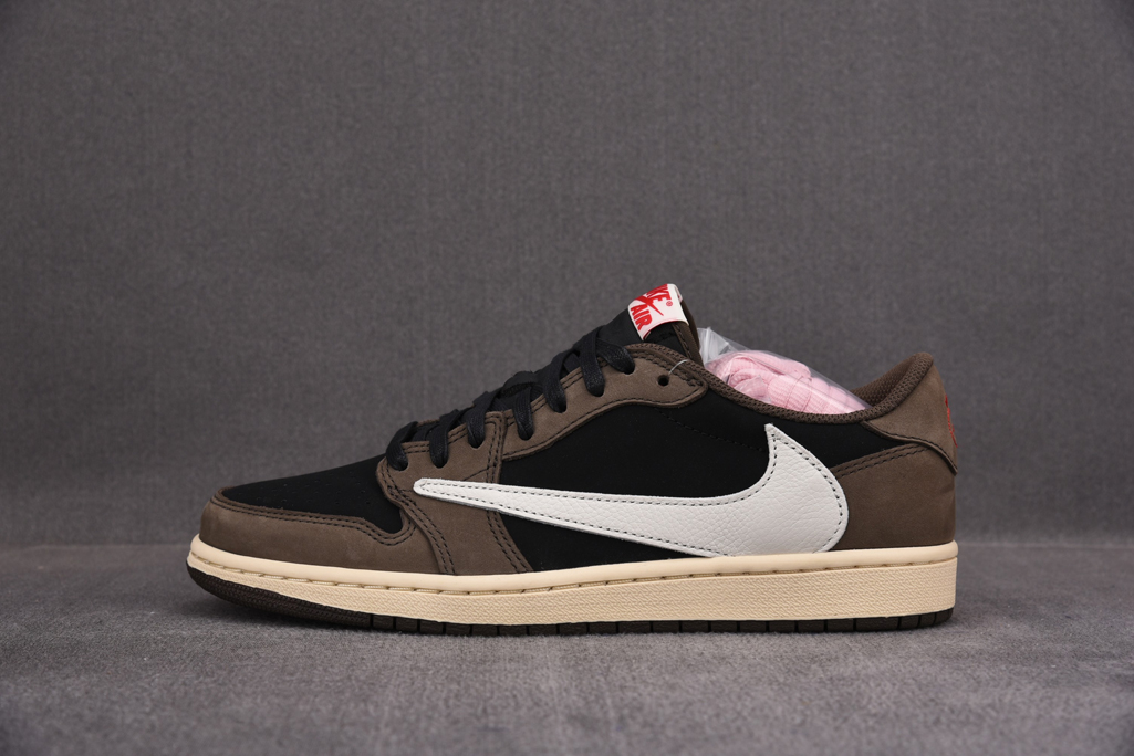 트래비스 스캇 X 에어 조던 1 로우 모카