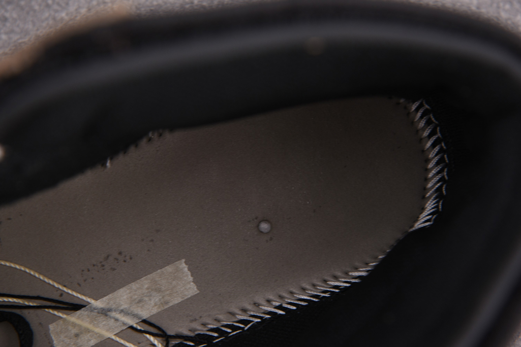 ᄐ트래비스 스캇 X 에어 조던 1 하이 모카에어