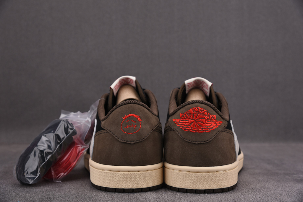 트래비스 스캇 X 에어 조던 1 로우 모카