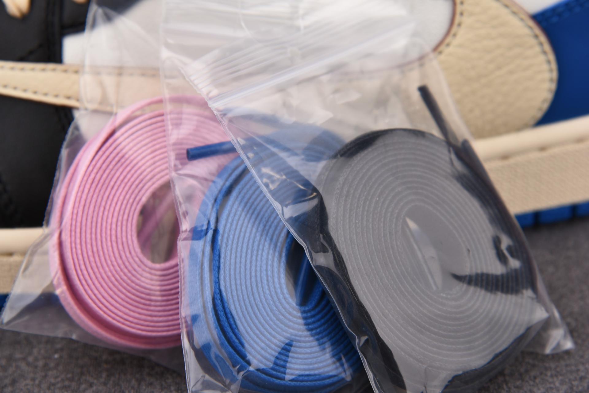 트래비스 스캇 X 프라그먼트 X 에어 조던 1 로우 밀리터리 블루