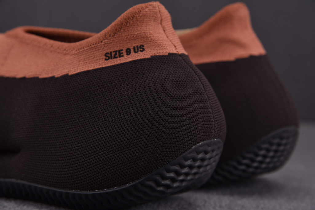 아디다스 이지 니트 러너 스톤 카본