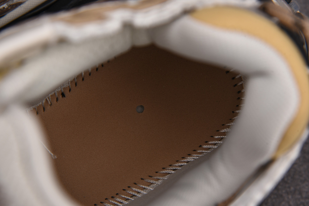 발렌시아가 러너 스니커즈 베이지 블랙 화이트