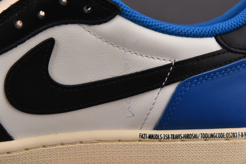 트래비스 스캇 X 프라그먼트 X 에어 조던 1 로우 밀리터리 블루