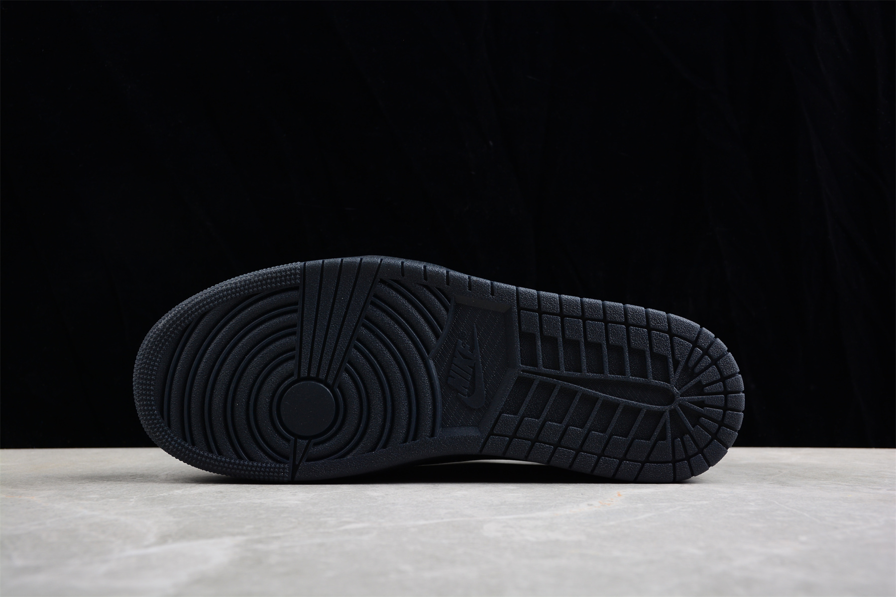 ljr 트래비스 스캇 x 에어 조던 1 로우 OG 블랙 팬텀 레플리카