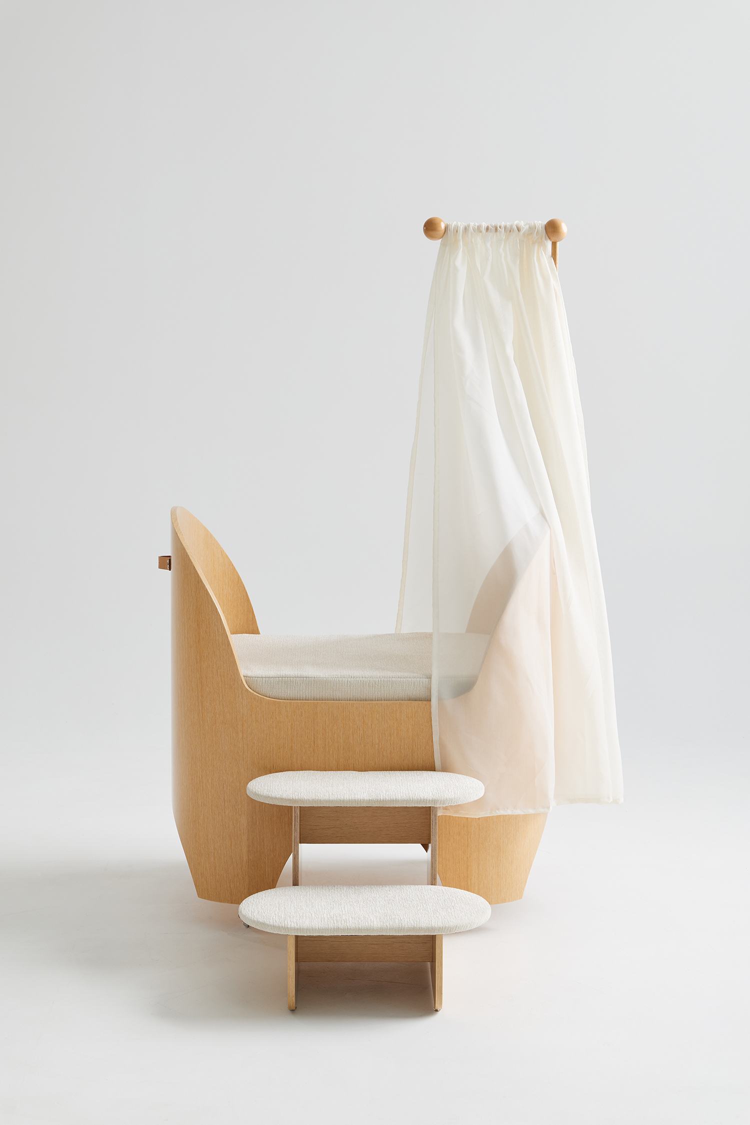 [ d.near × uno ] BOA bed I cream