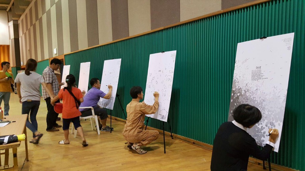 행사가 진행되는 동안 한쪽에서는 미세먼지를 주제로 아트워크 작업이 진행됐다.ⓒ환경운동연합