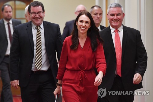 “열심히 한다는 것으로는 부족합니다. 세상을 바꾸려면 전략이 필요합니다” 뉴질랜드가 선거제도 개혁의 효과를 다시한번 보여줍니다. 30대 여성총리의 탄생. 9년만의 정권교체는 모두 민심을 공정하게 반영하는 선거제도 덕분입니다.뉴질랜드는 1993년 선거제도 개혁을 통해, 정당득표율에 따라 의석을 배분하는 '연동형 비례대표제(민심그대로 의석배분이라고 할 수 있지요)'로 바꿨습니다.