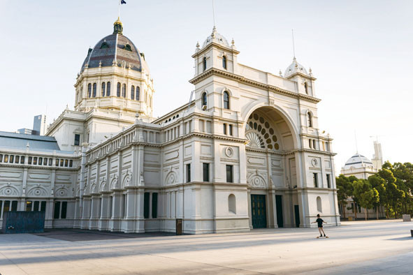 อาคารพิพิธภัณฑ์ศิลปะขนาดใหญ่ที่มีประวัติศาสตร์ยาวนาน