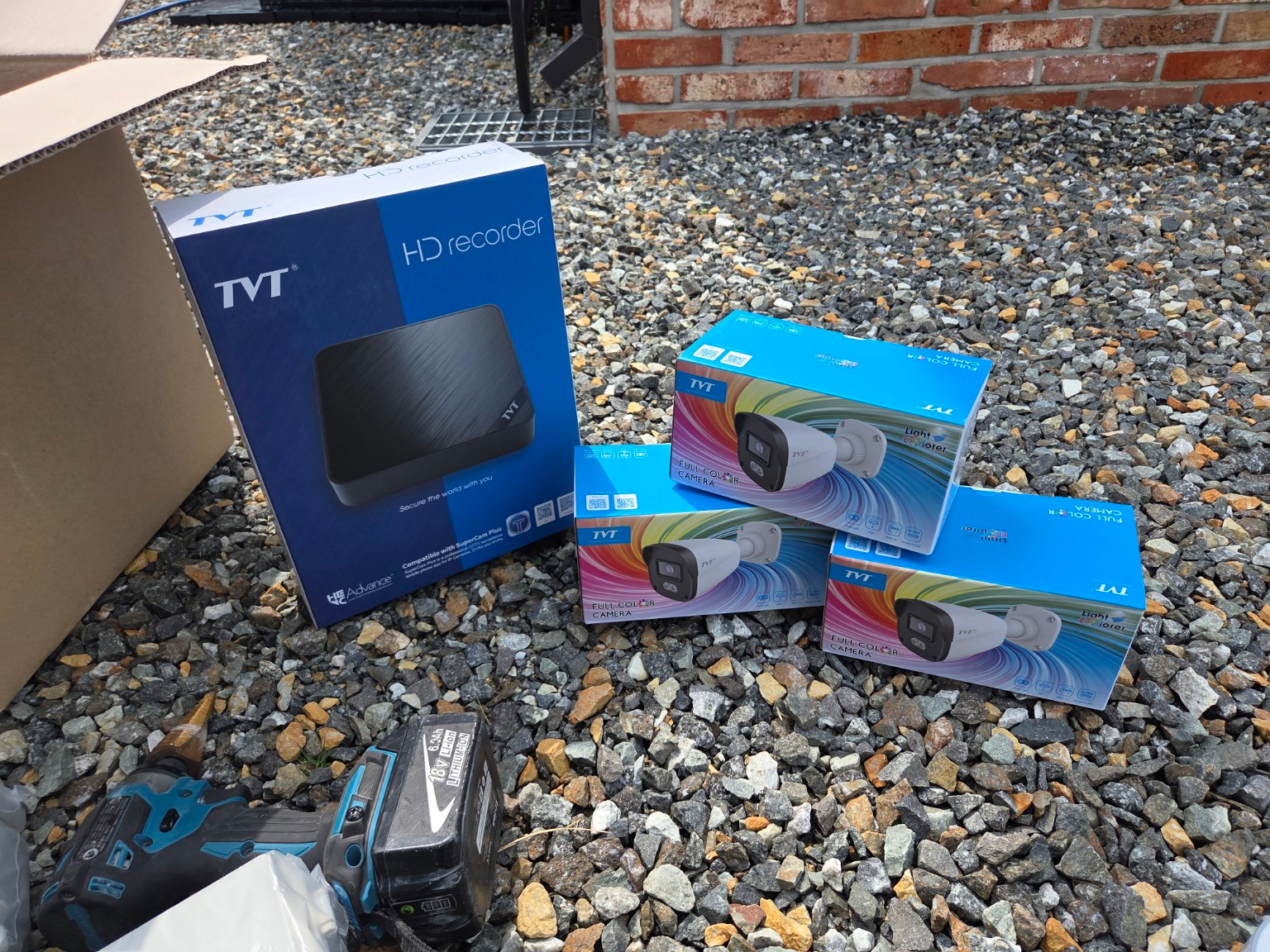 횡성 단독주택에 설치한 TVT IP 400만 화소 카메라와 녹화기