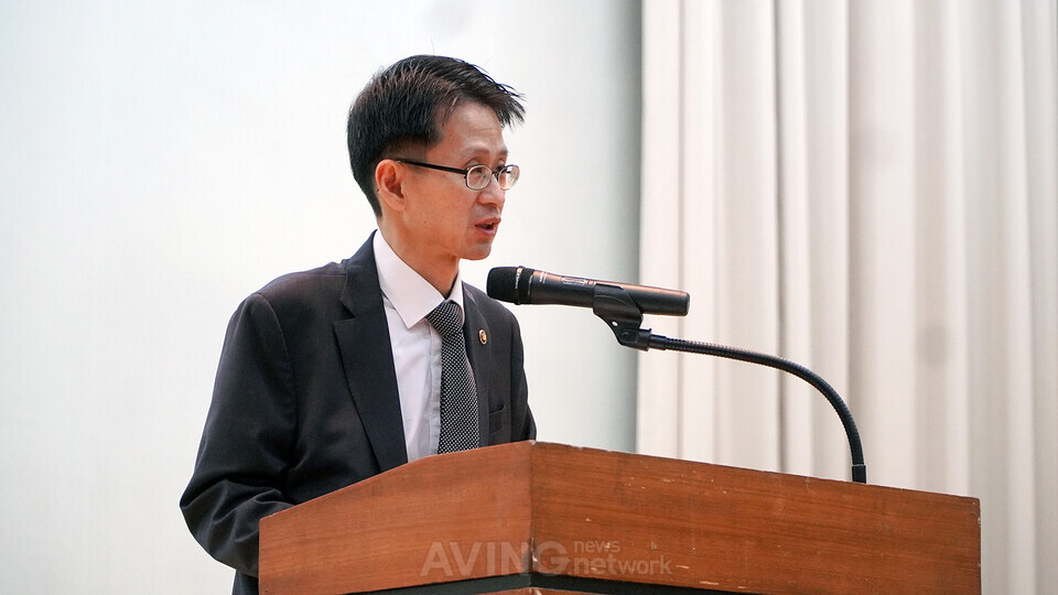 백승보 조달청장이 11월 5일 서울지방조달청 대강당에서 열린 ‘2025년 제3회 우수조달제품 지정증서 수여식’에서 축사를 전하고 있다.