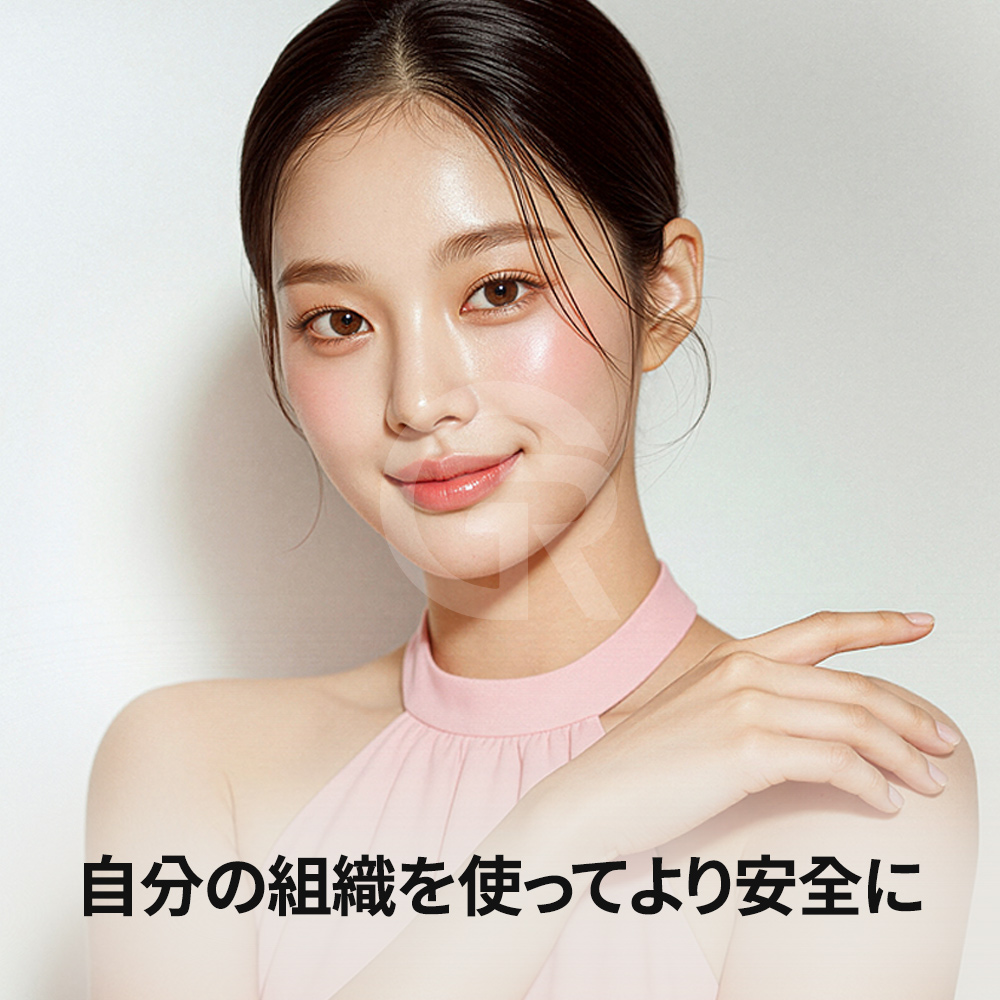 ストレートでありながらやわらかなカーブを含む鼻のラインは、洗練された立体感を演出します。