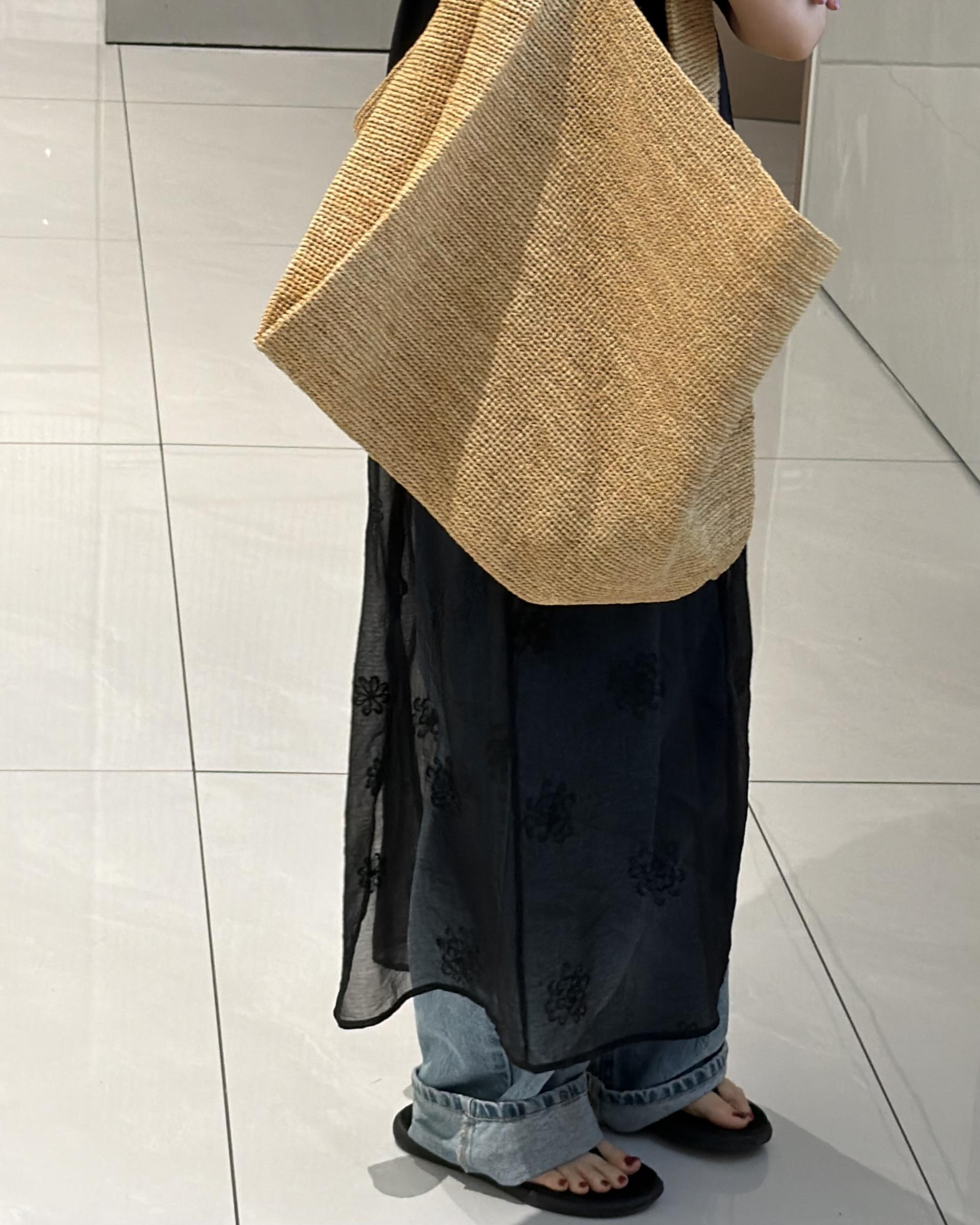 square blouse (white/brown/black)