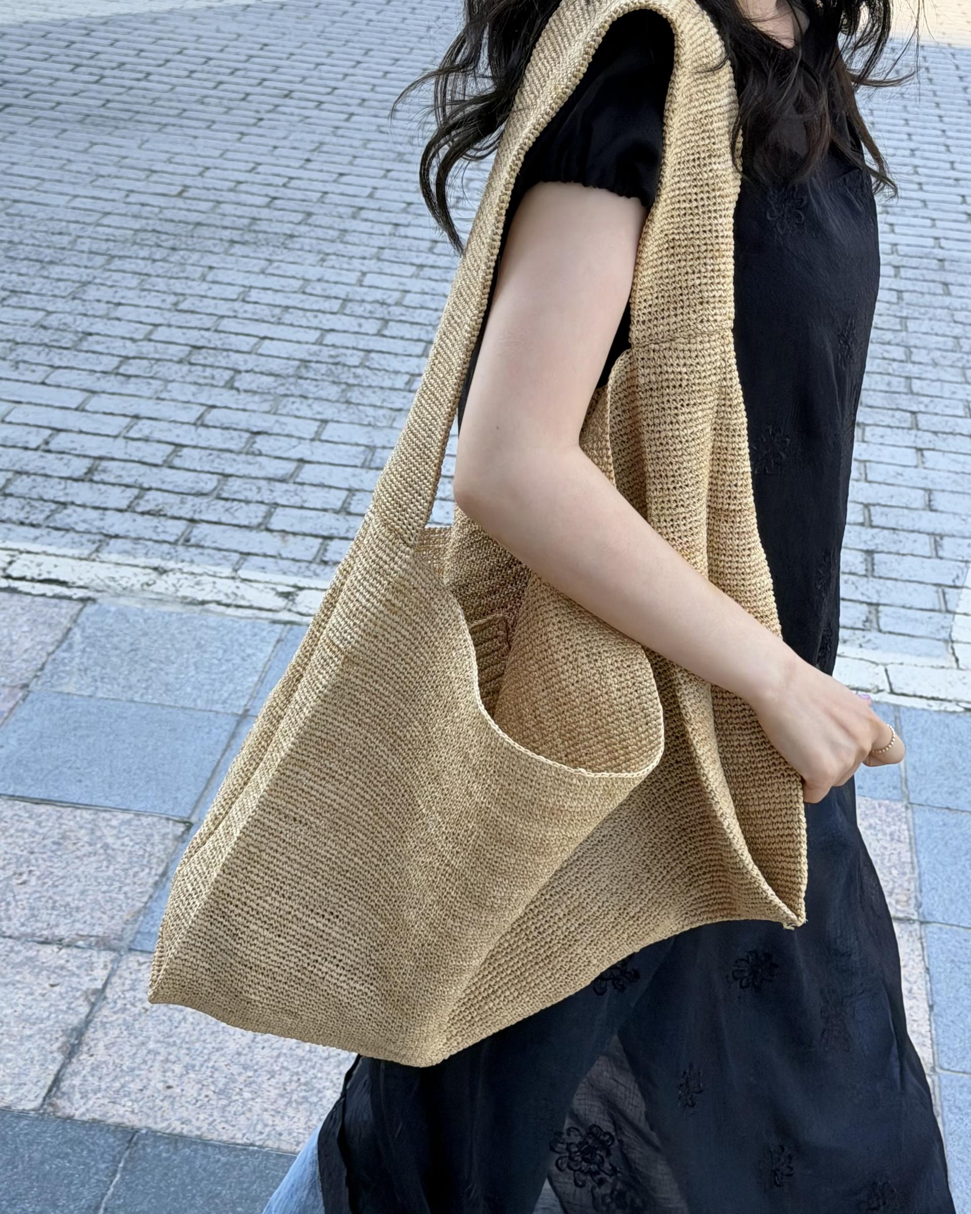 square blouse (white/brown/black)