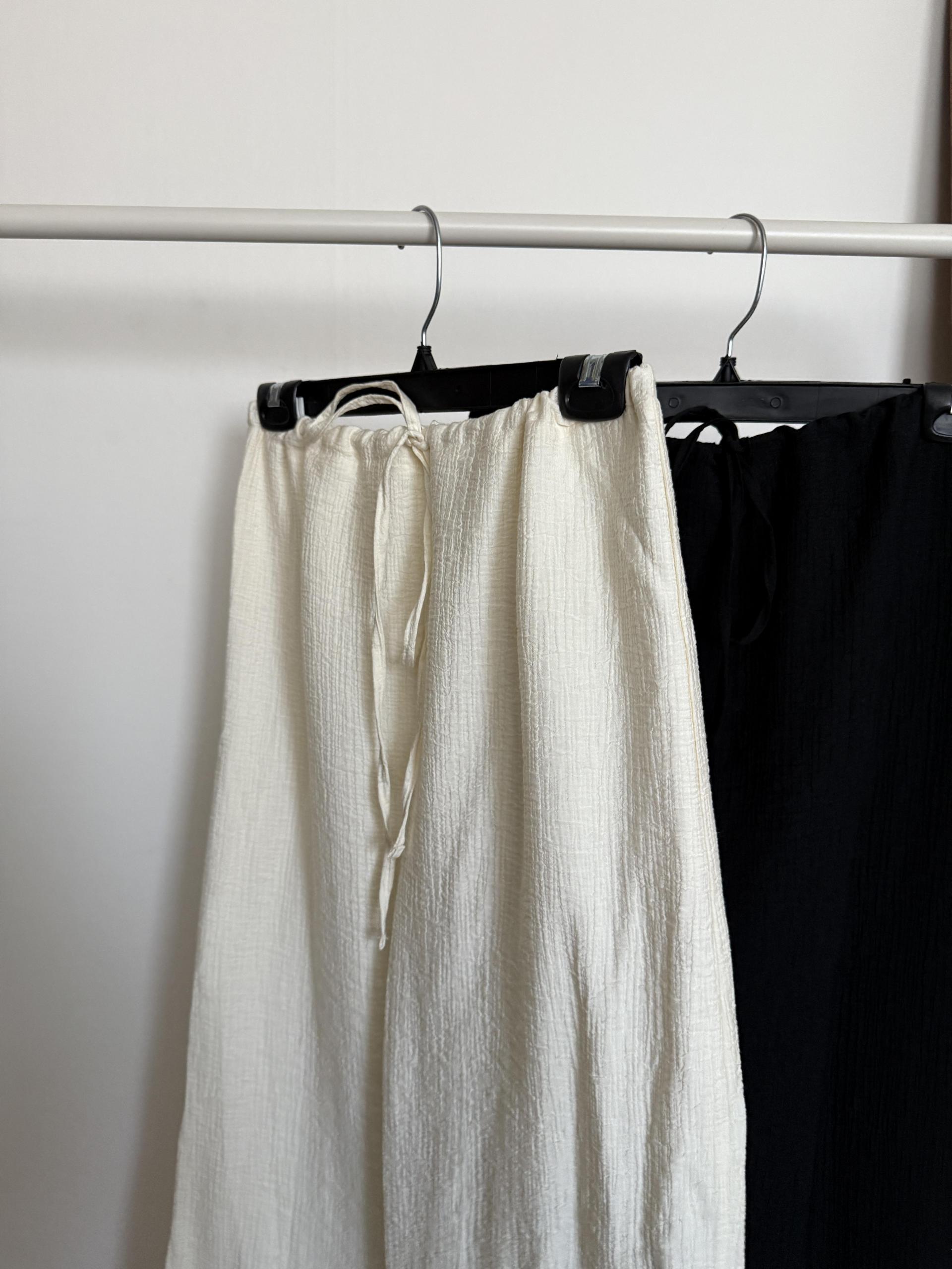 base wrinkle skirt (black/cream)