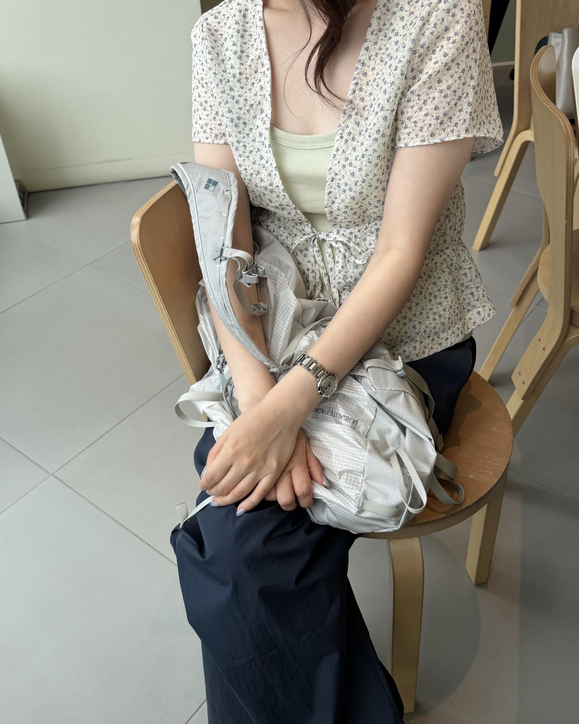 molly flower blouse (cream/navy)