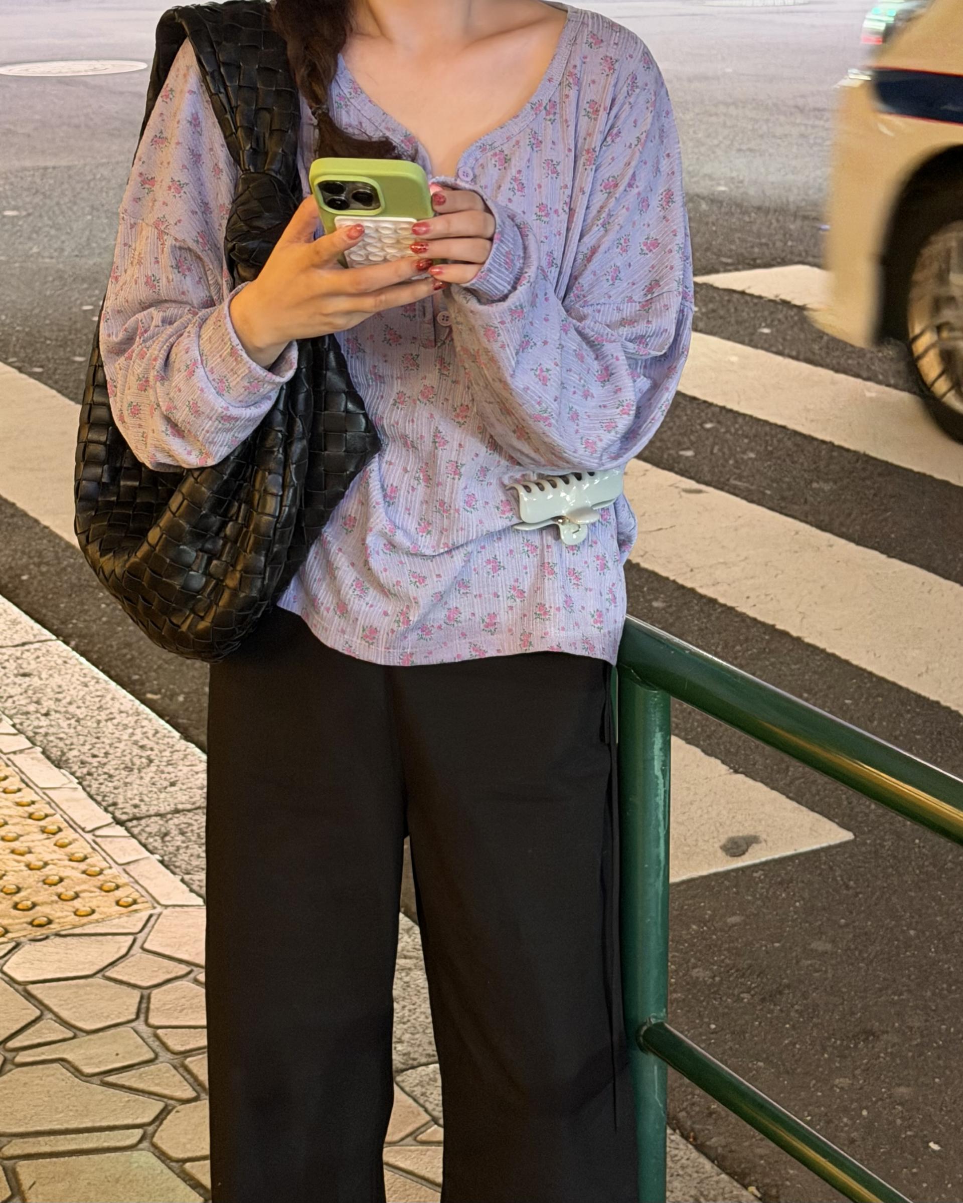 <made> pansy flower top