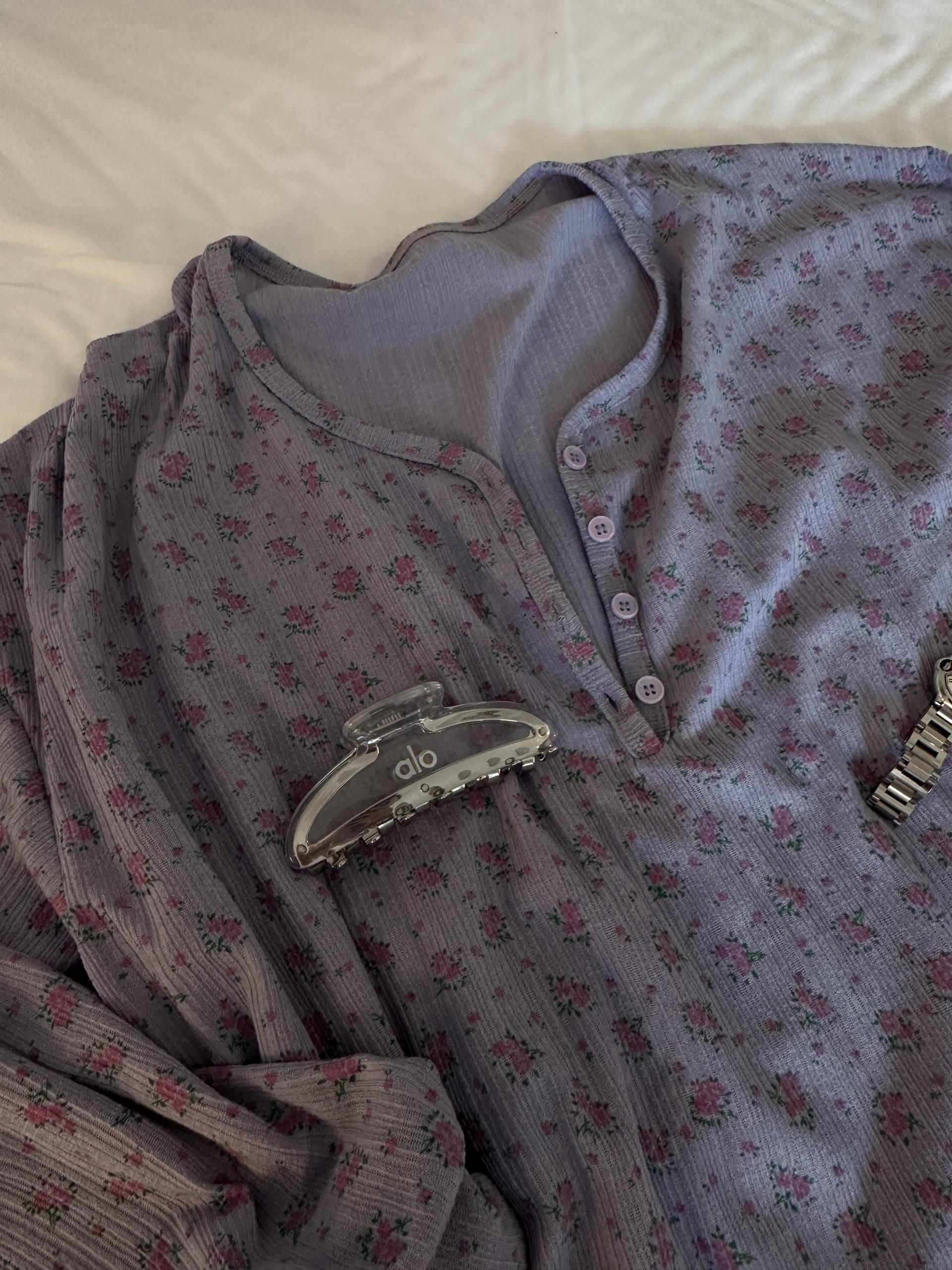 <made> pansy flower top