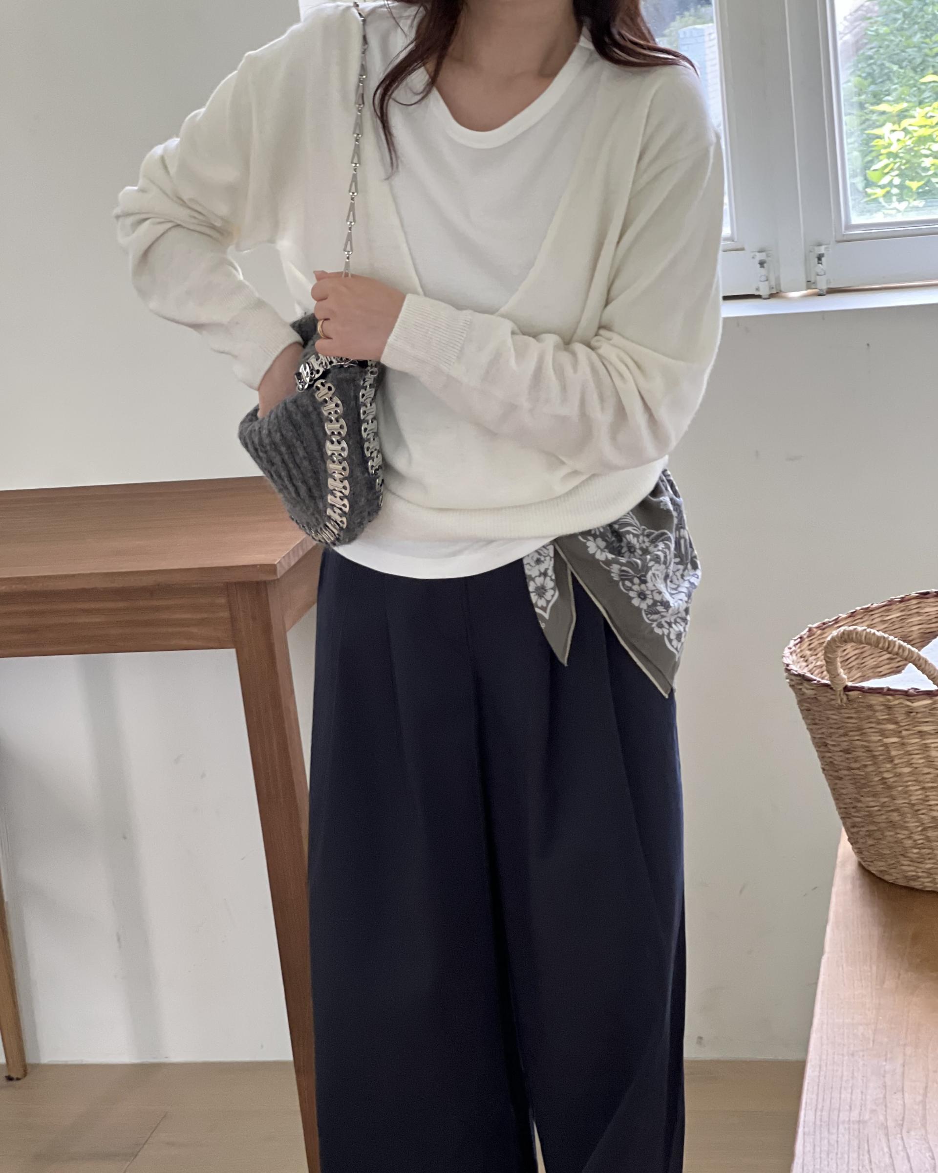till deep v-neck knit (grey/ivory)