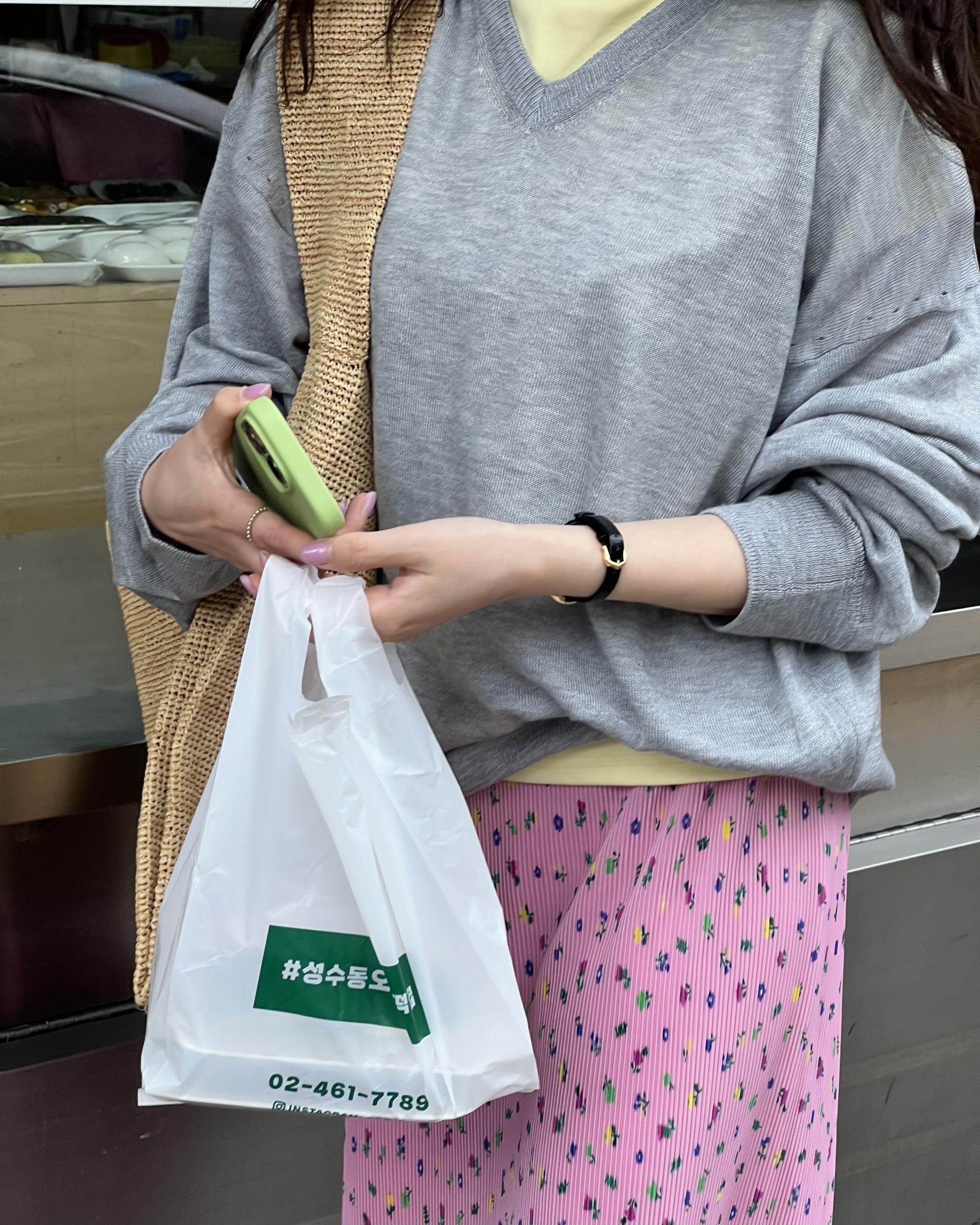 us v-neck knit