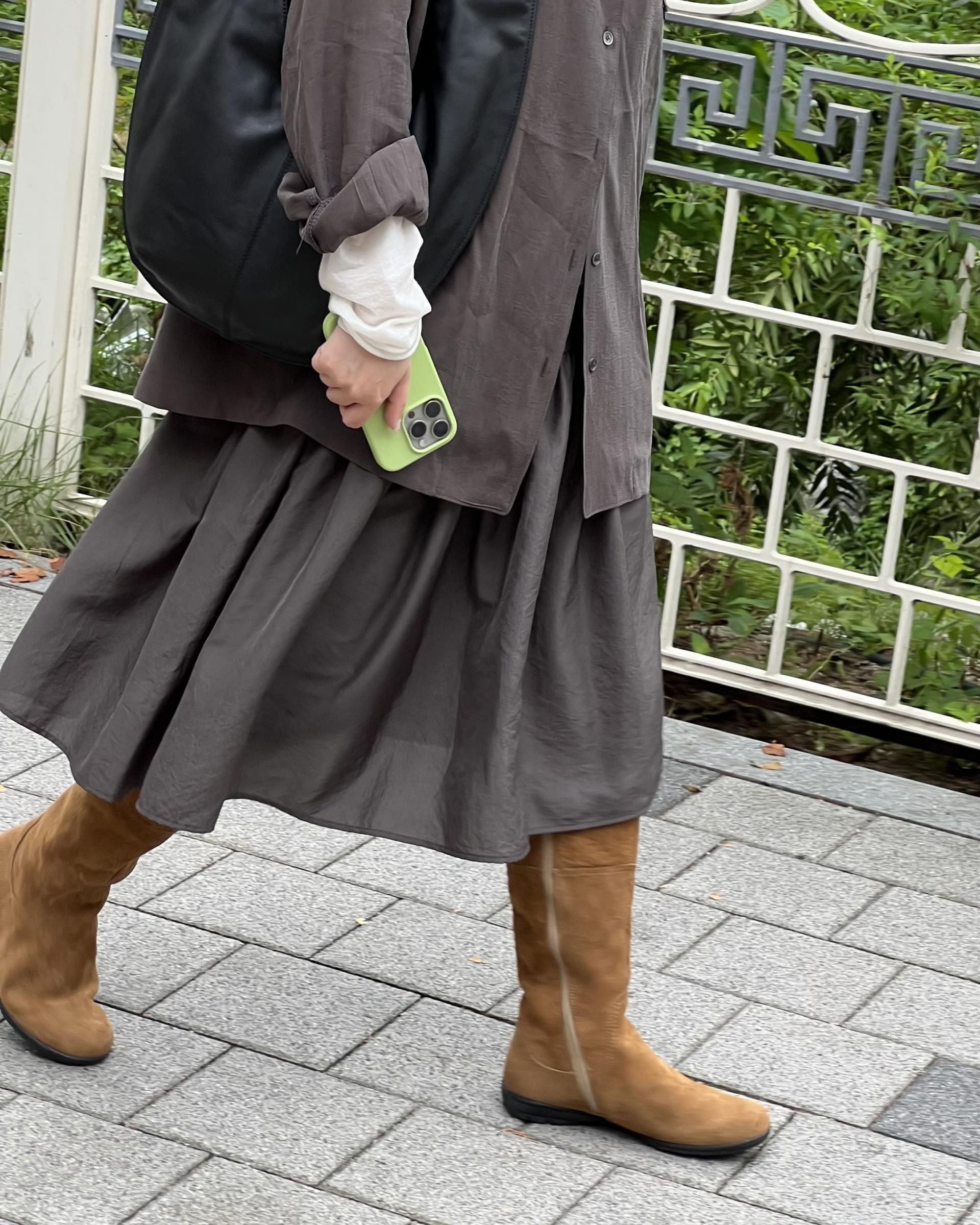 marge pintuck skirt (milk beige/charcoal)