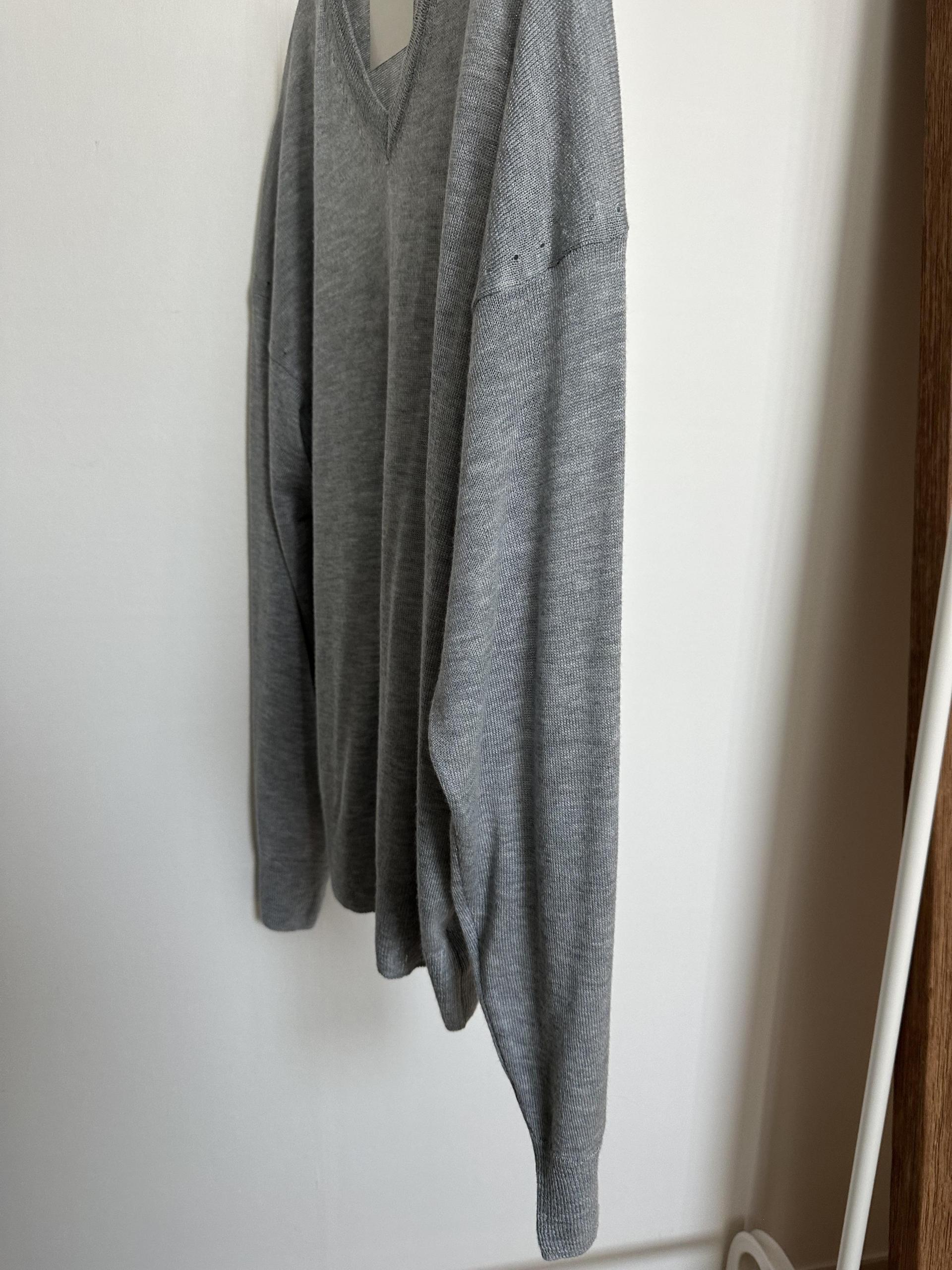 us v-neck knit