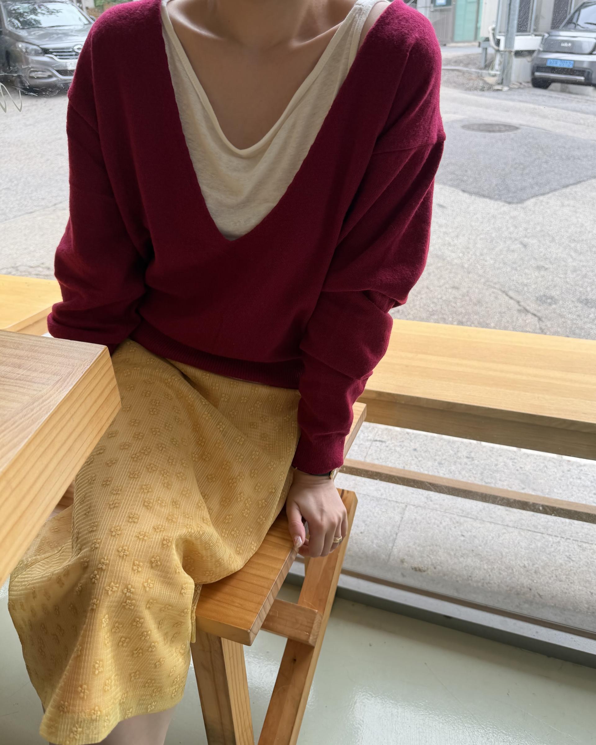 till deep v-neck (plum)