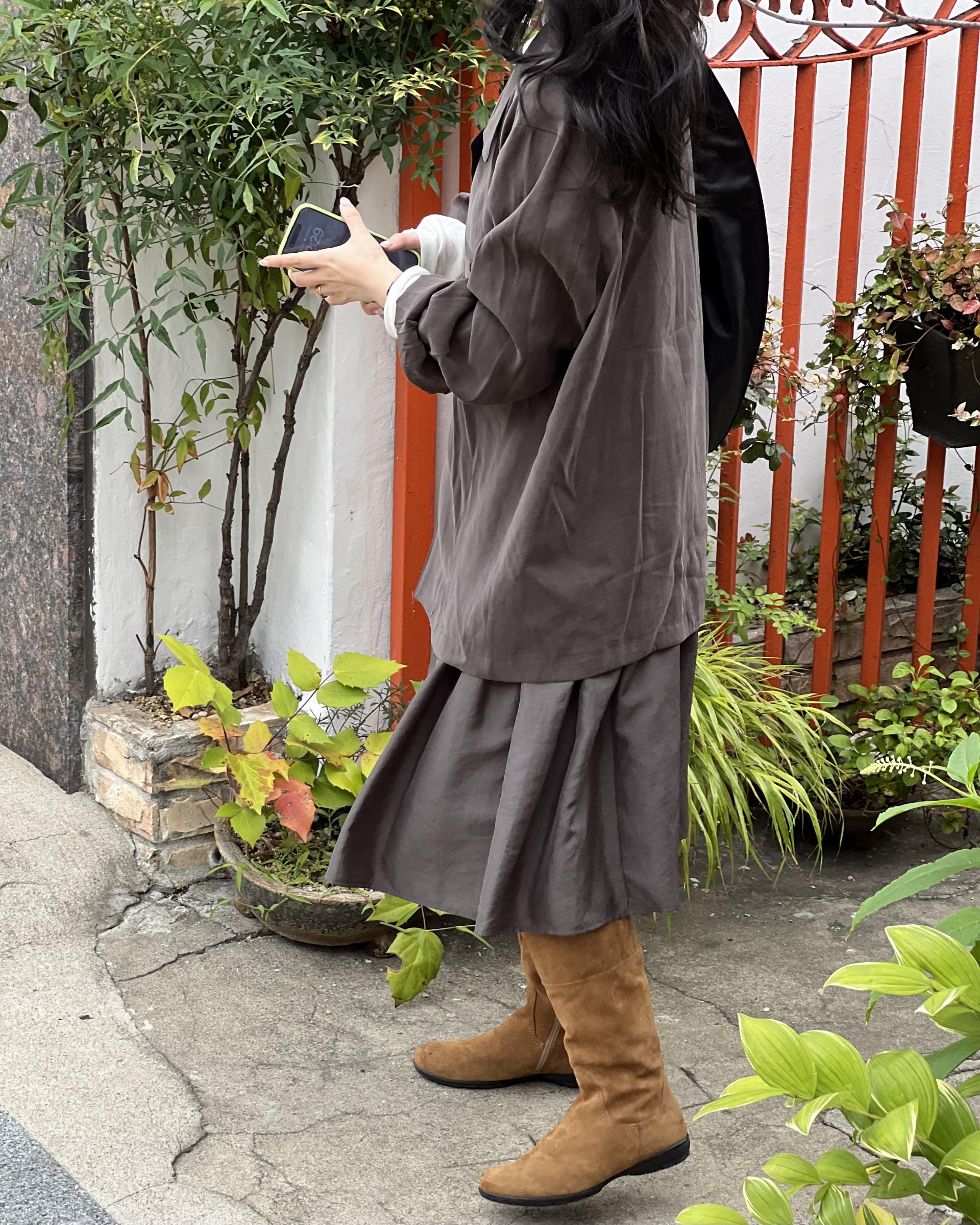marge pintuck skirt (milk beige/charcoal)