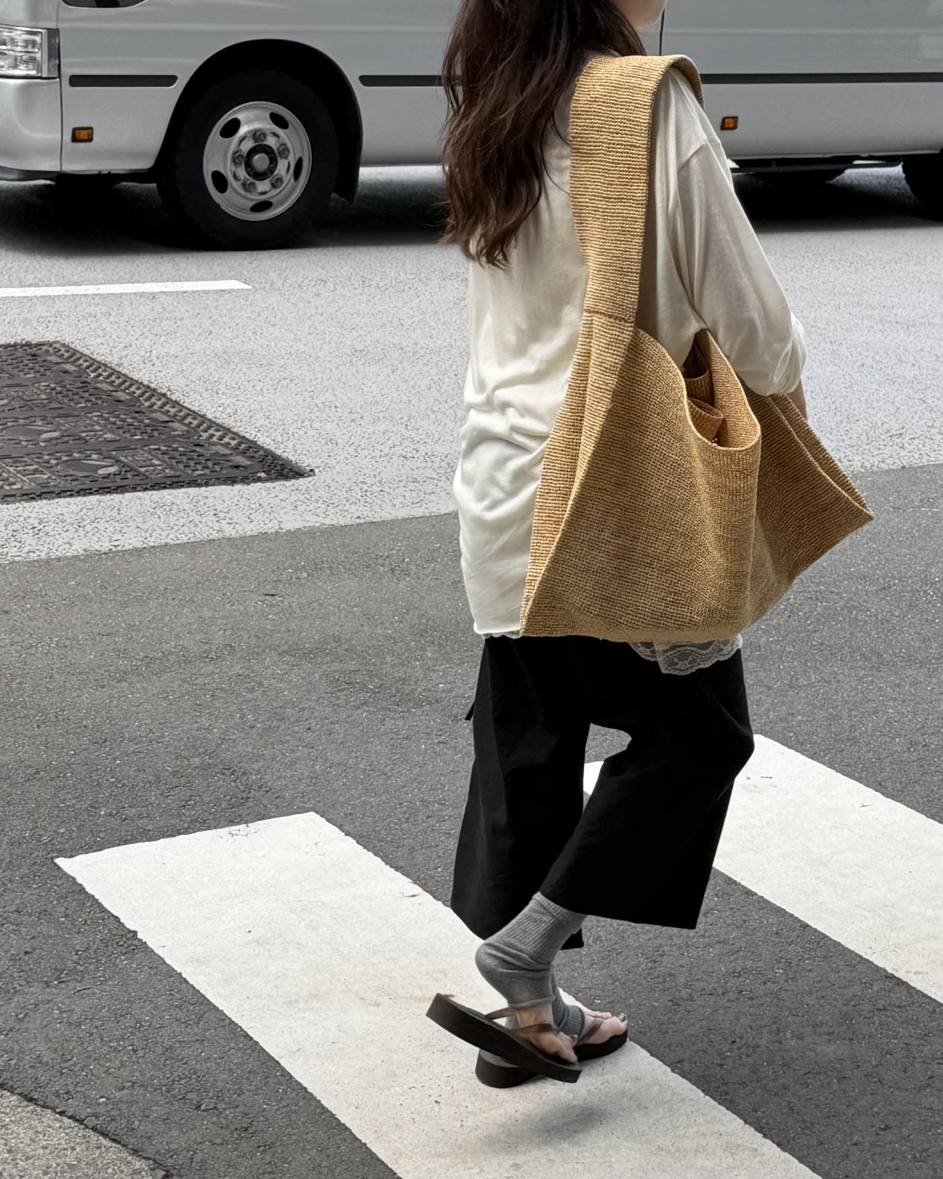 mercy top (charcoal/cream)