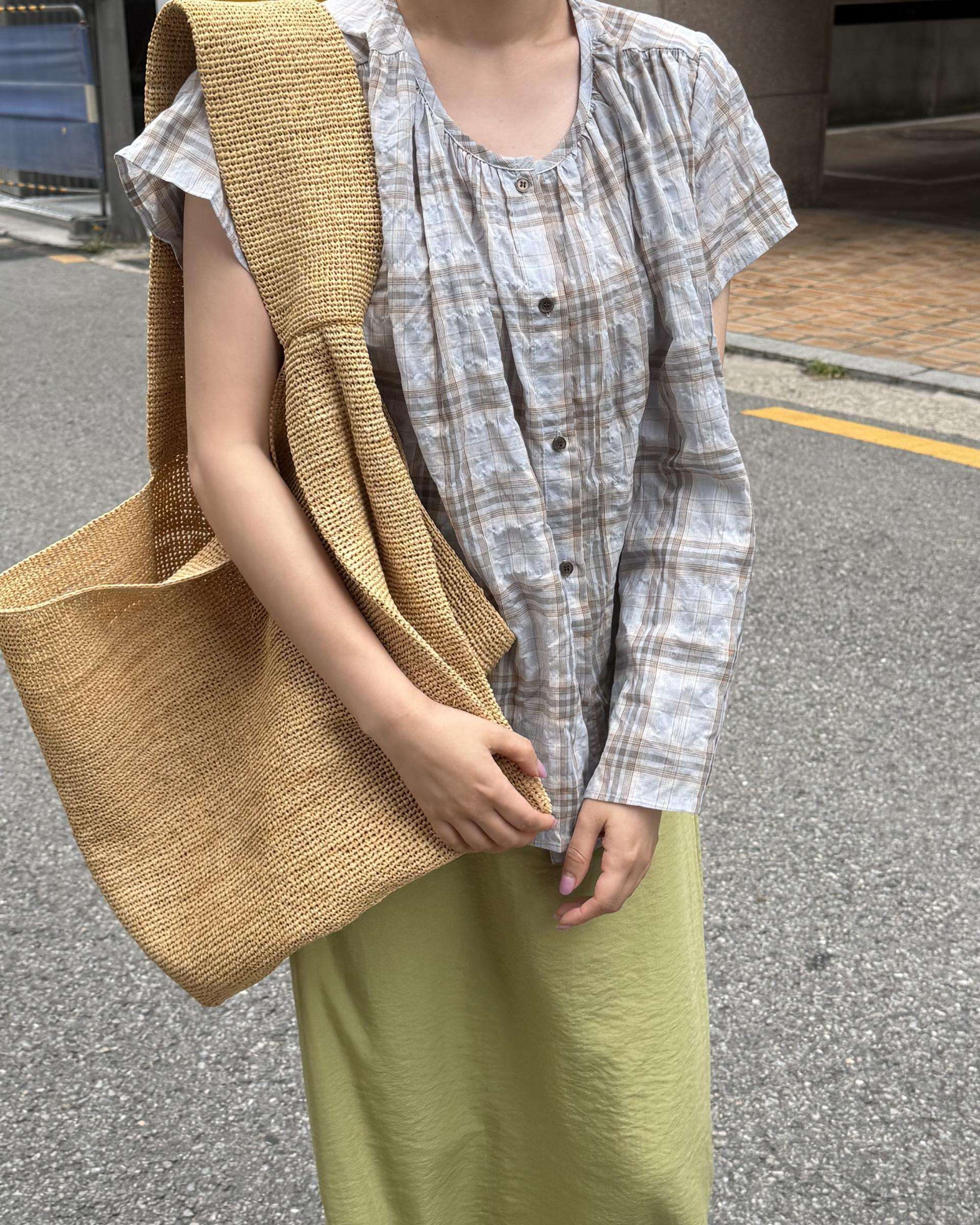 riri check blouse