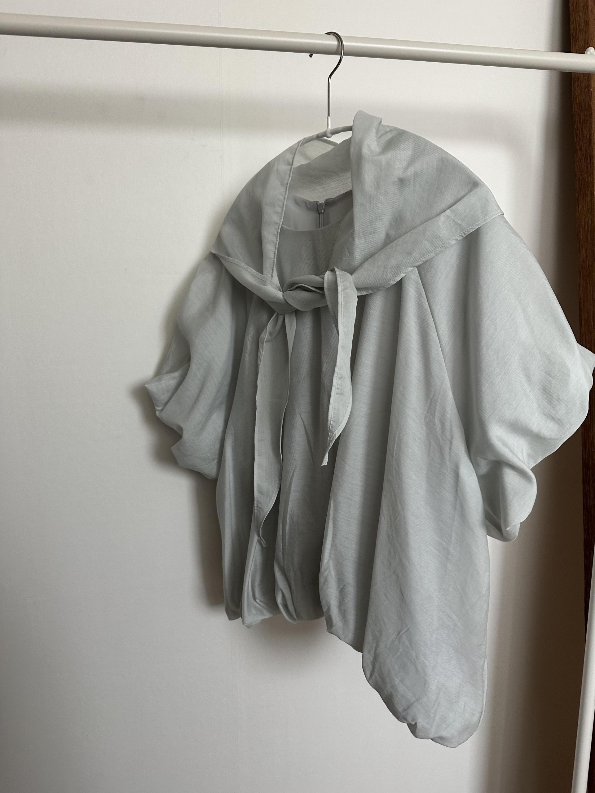 tete scarf blouse
