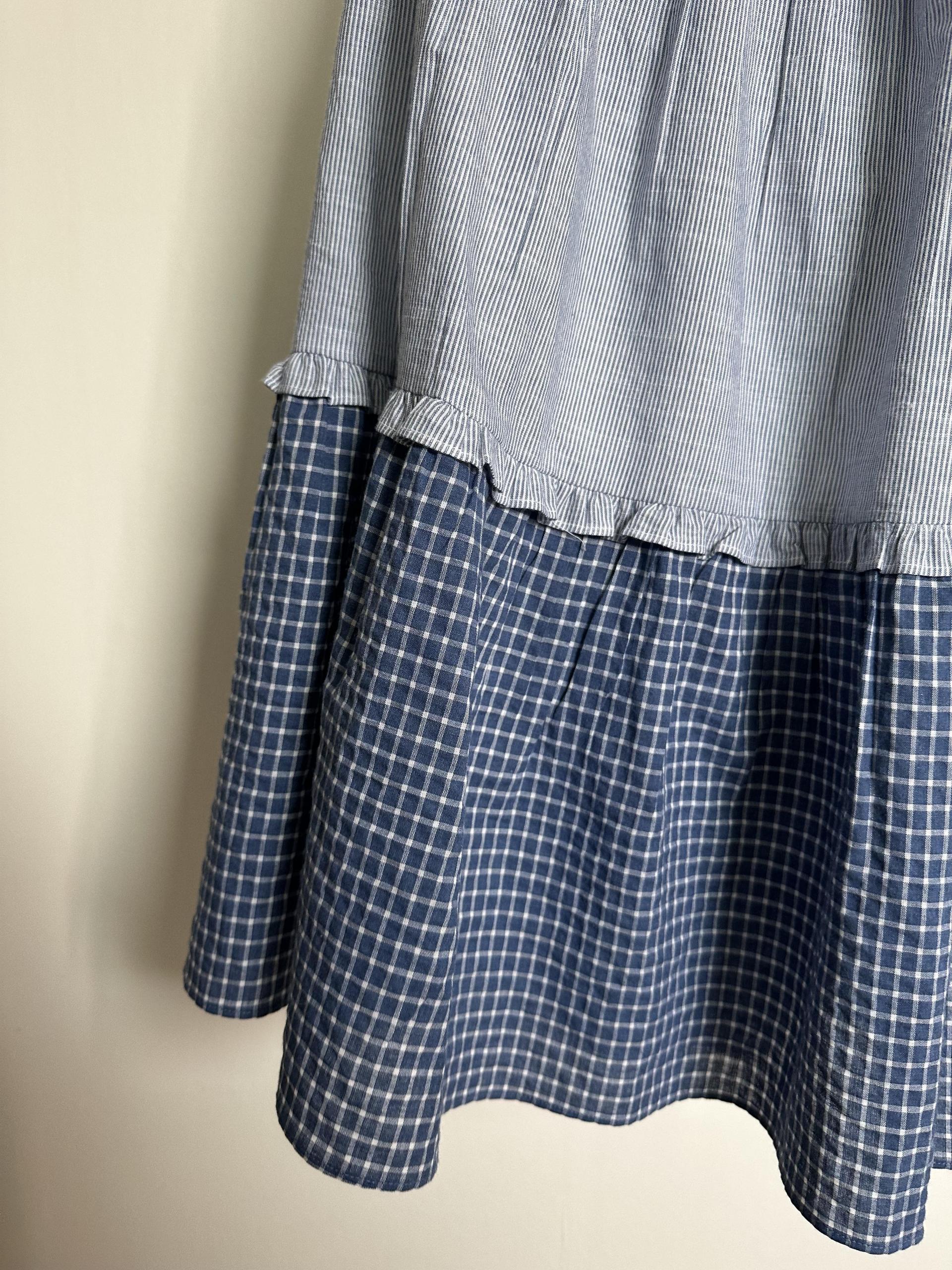 gummy check skirt