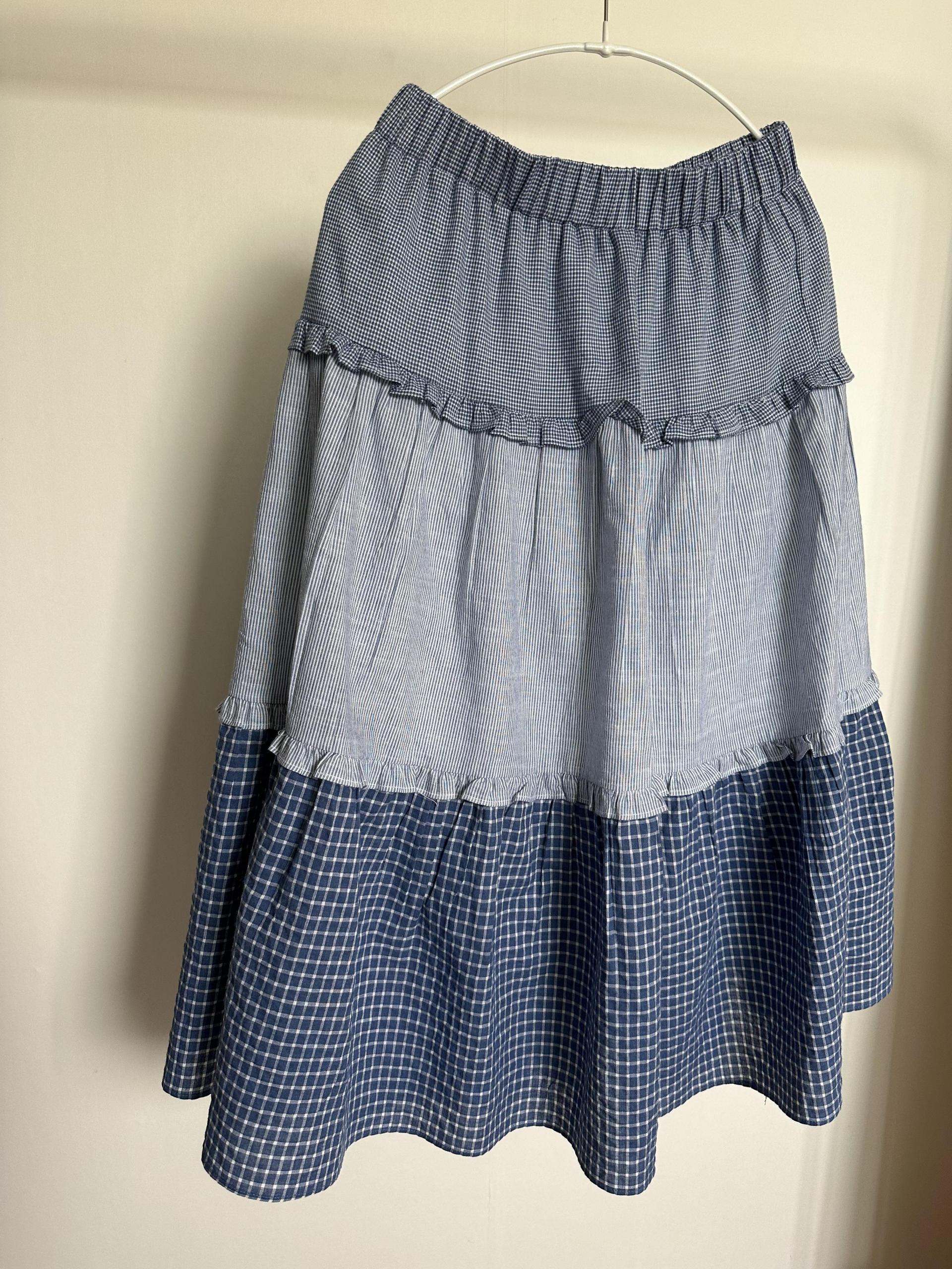 gummy check skirt