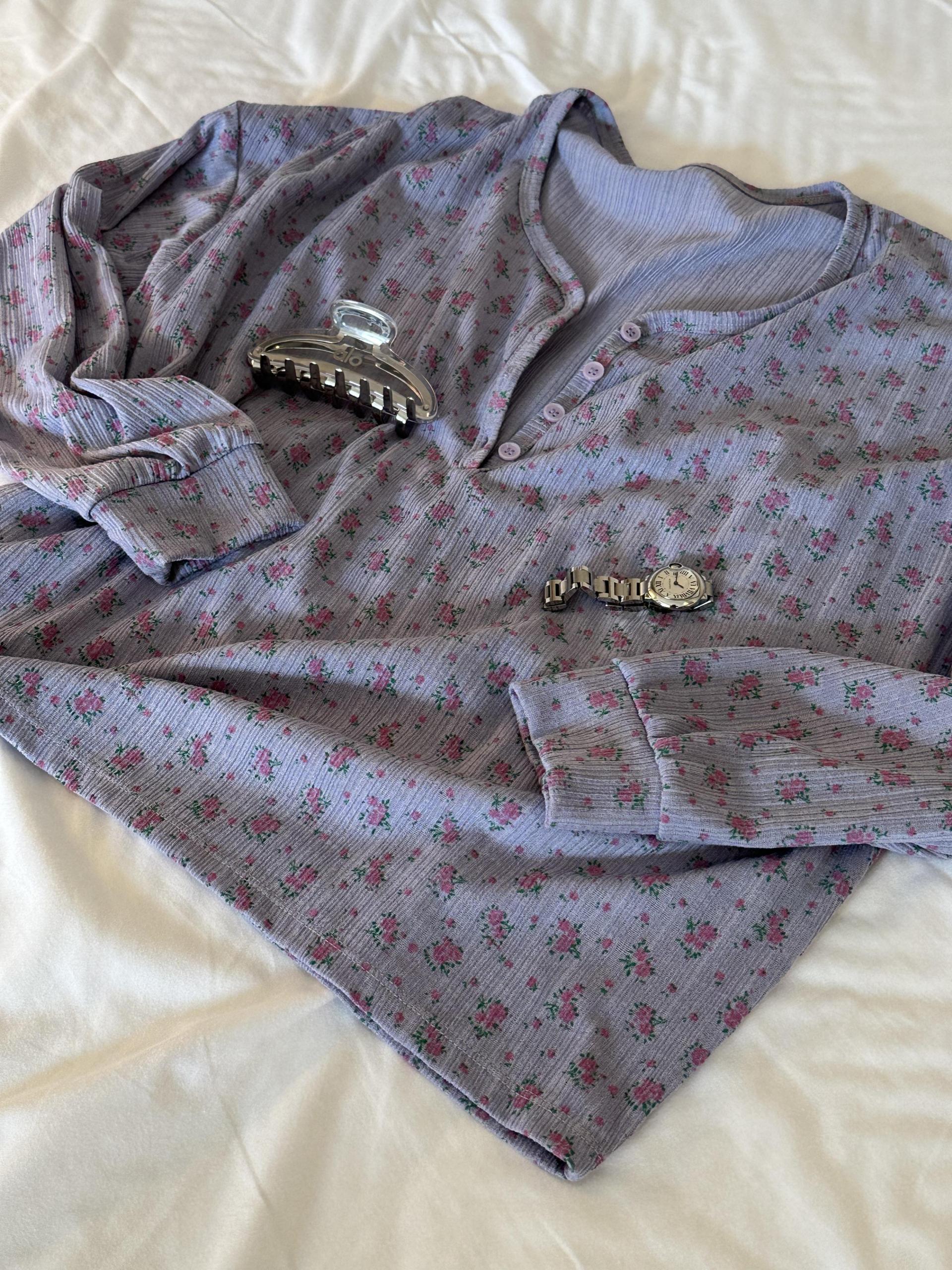 <made> pansy flower top