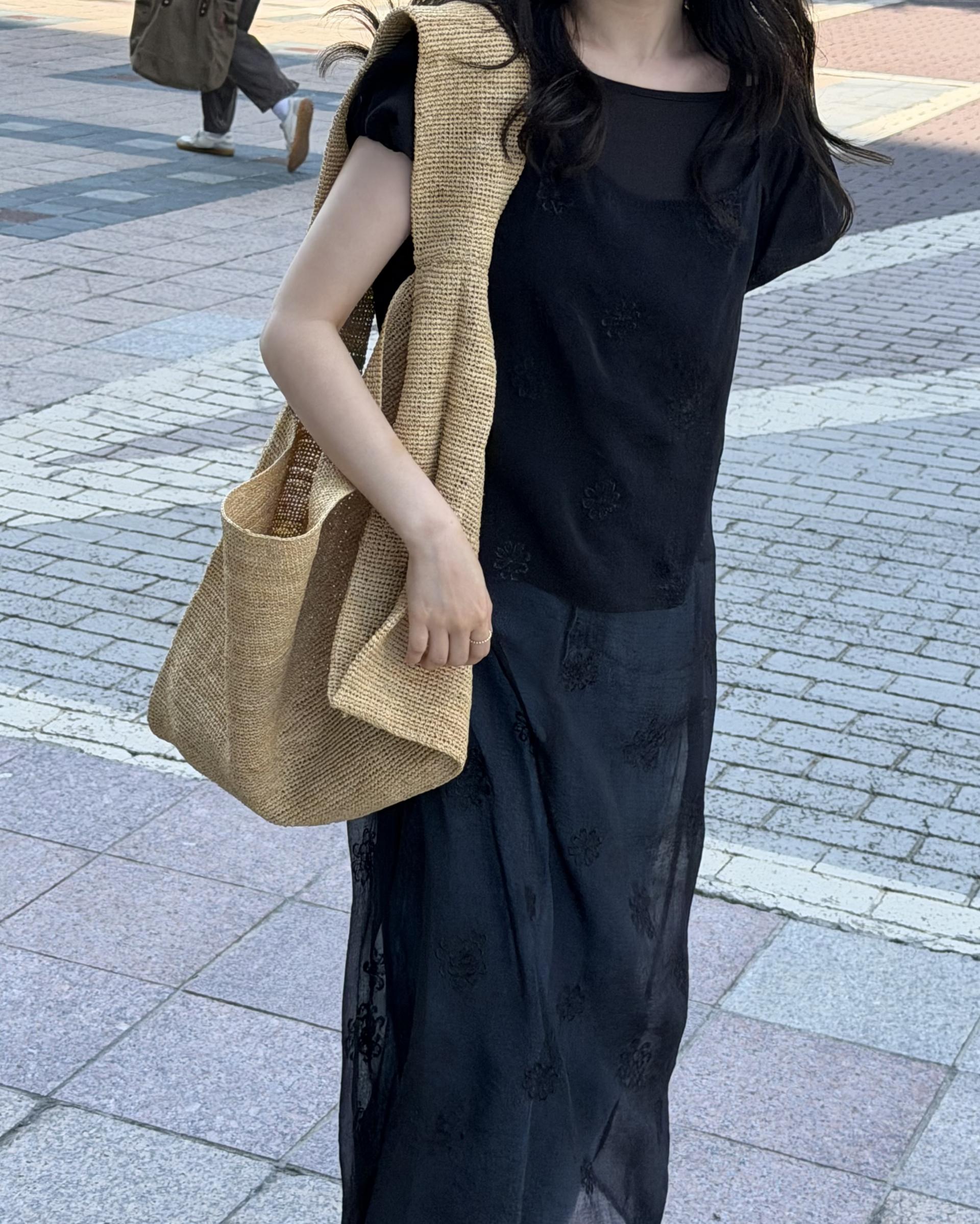 square blouse (white/brown/black)