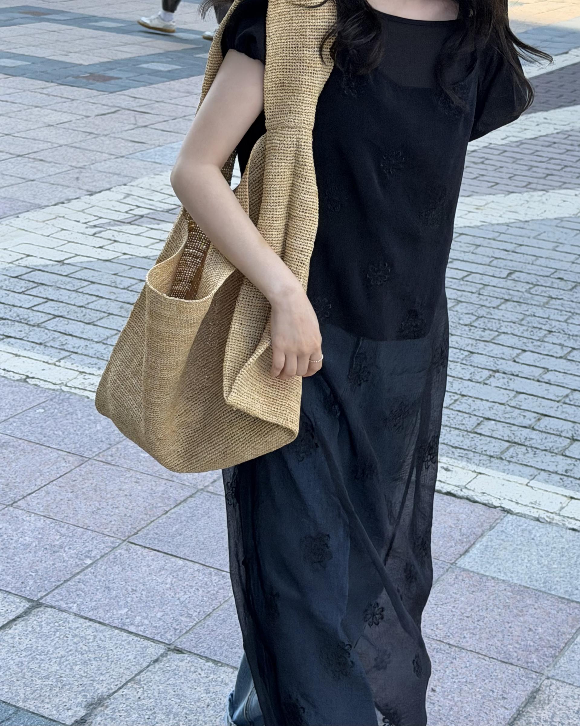 square blouse (white/brown/black)