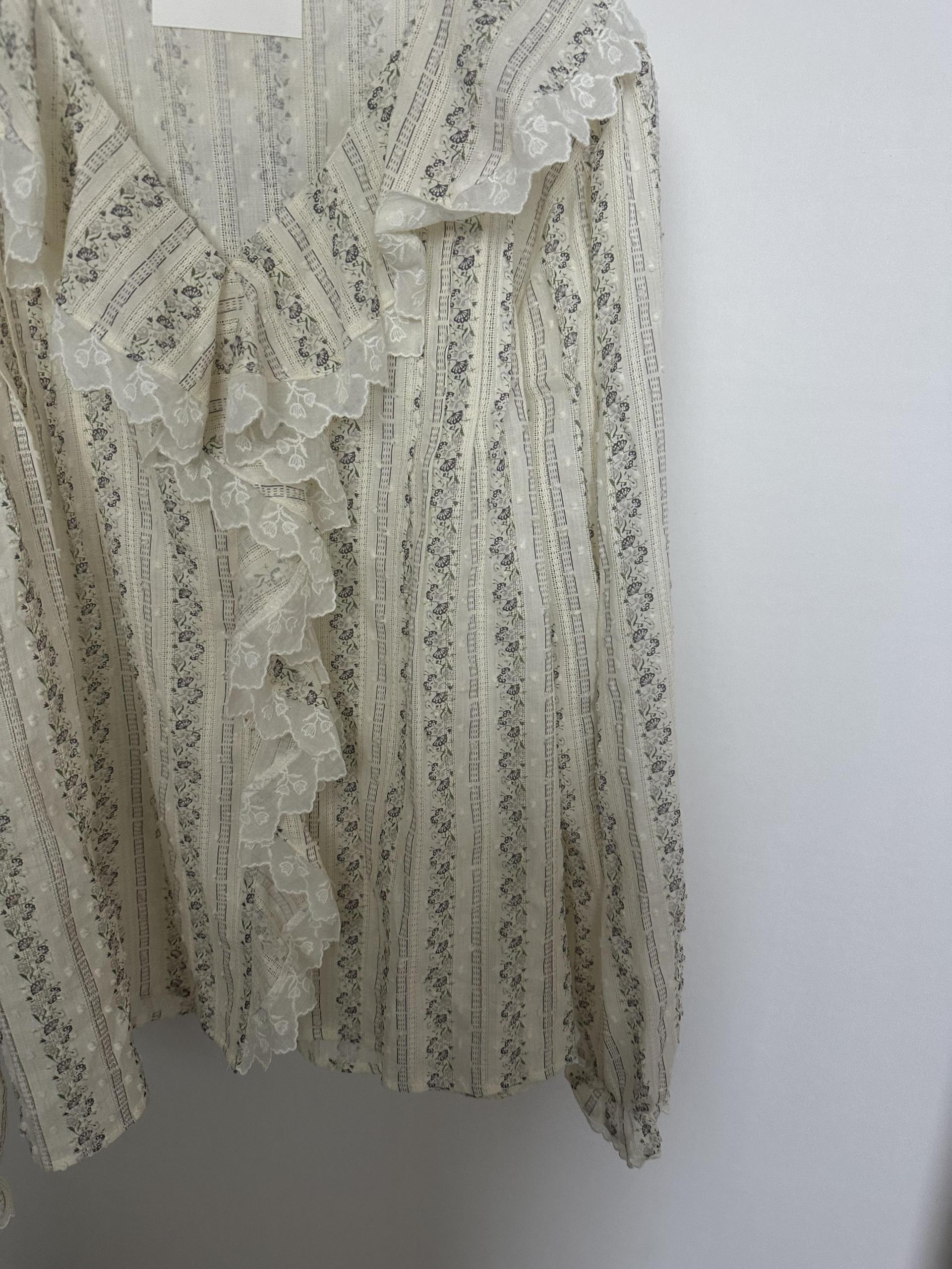 cottage ruffle lace blouse (flower)