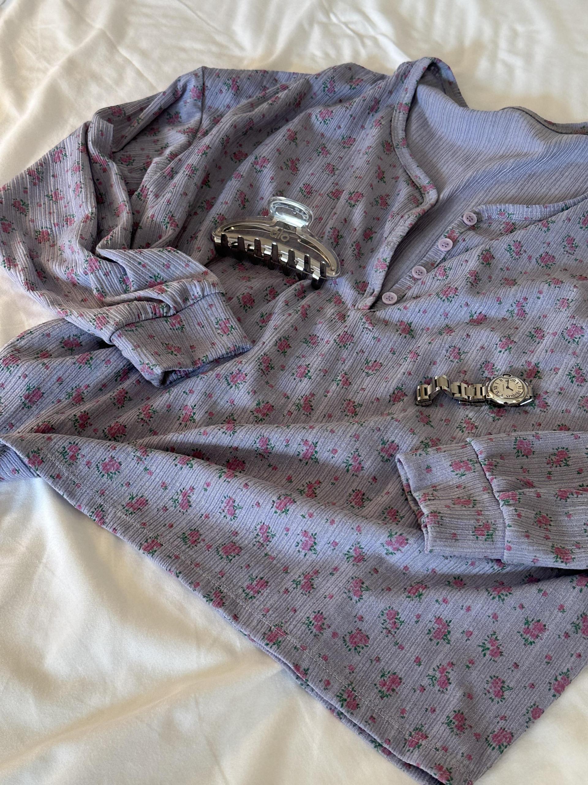 <made> pansy flower top
