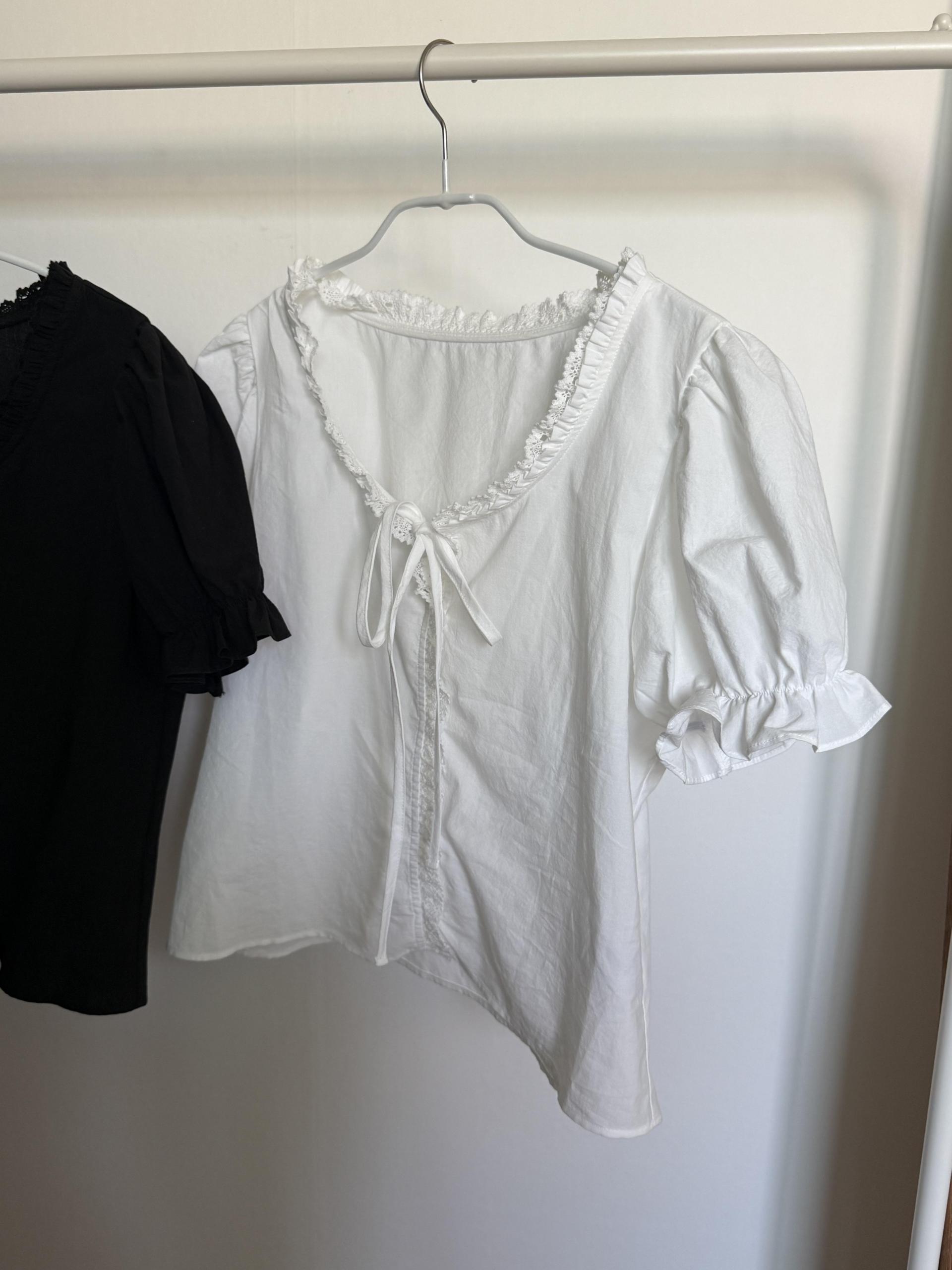 joy lace blouse (white/black)