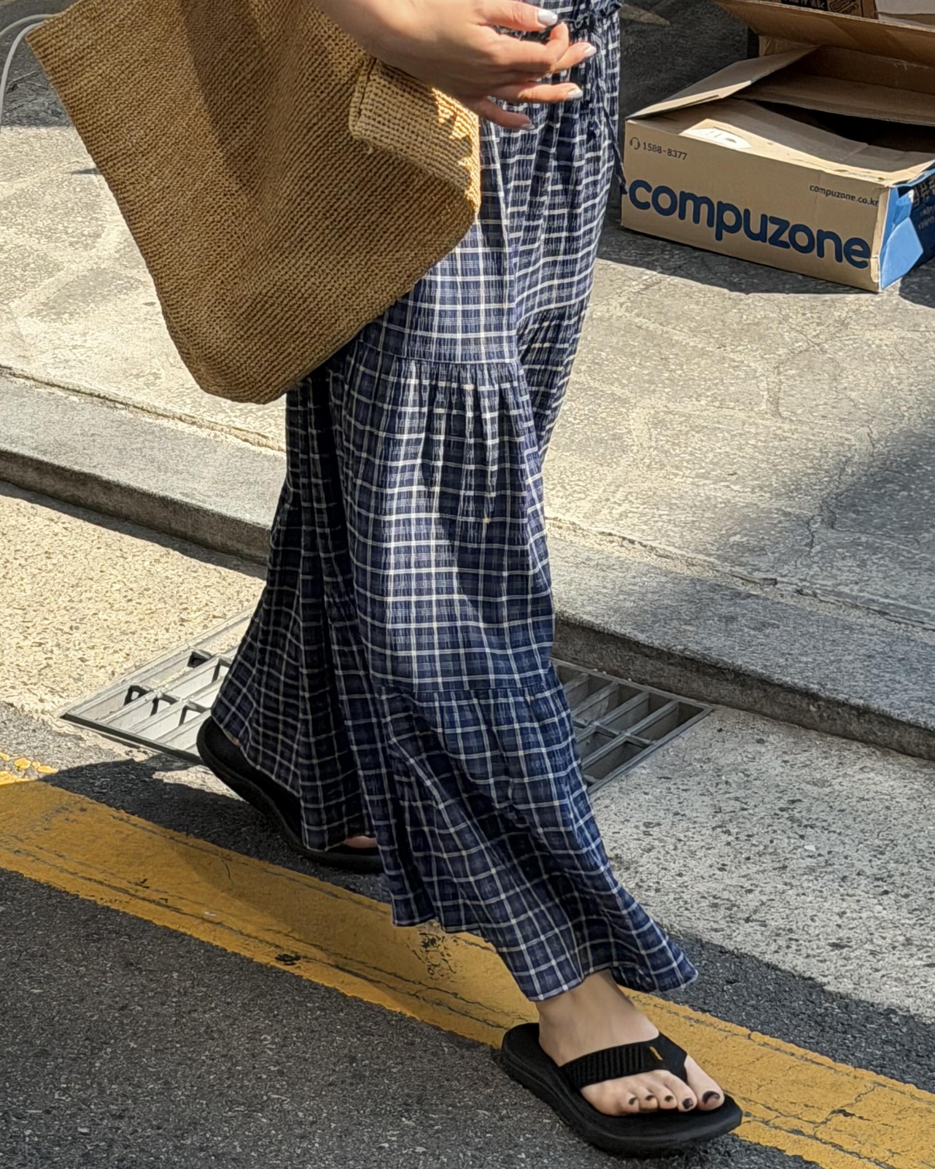 kate check dress (black/blue)