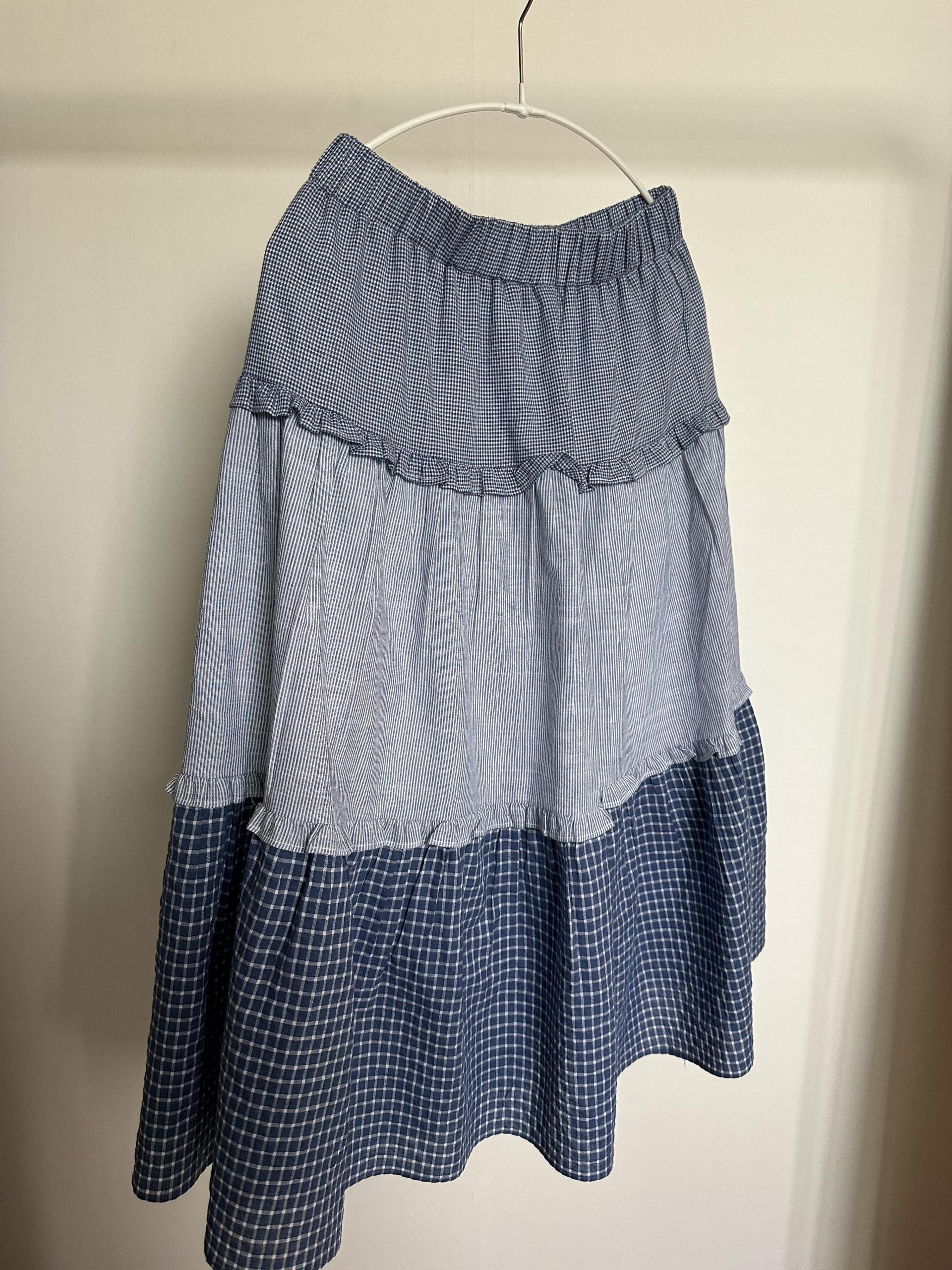 gummy check skirt