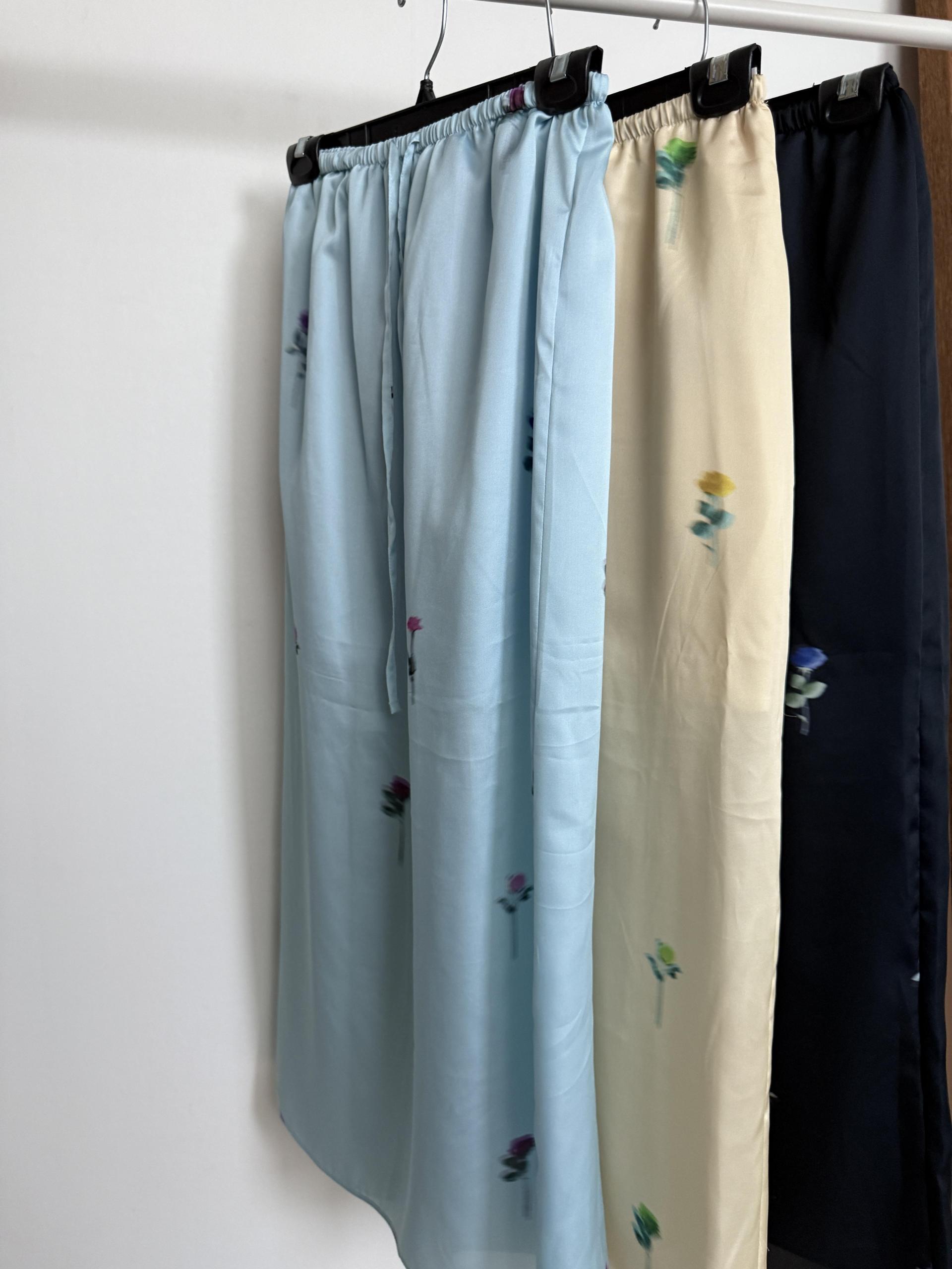 megan flower skirt (sky blue/black/yellow)