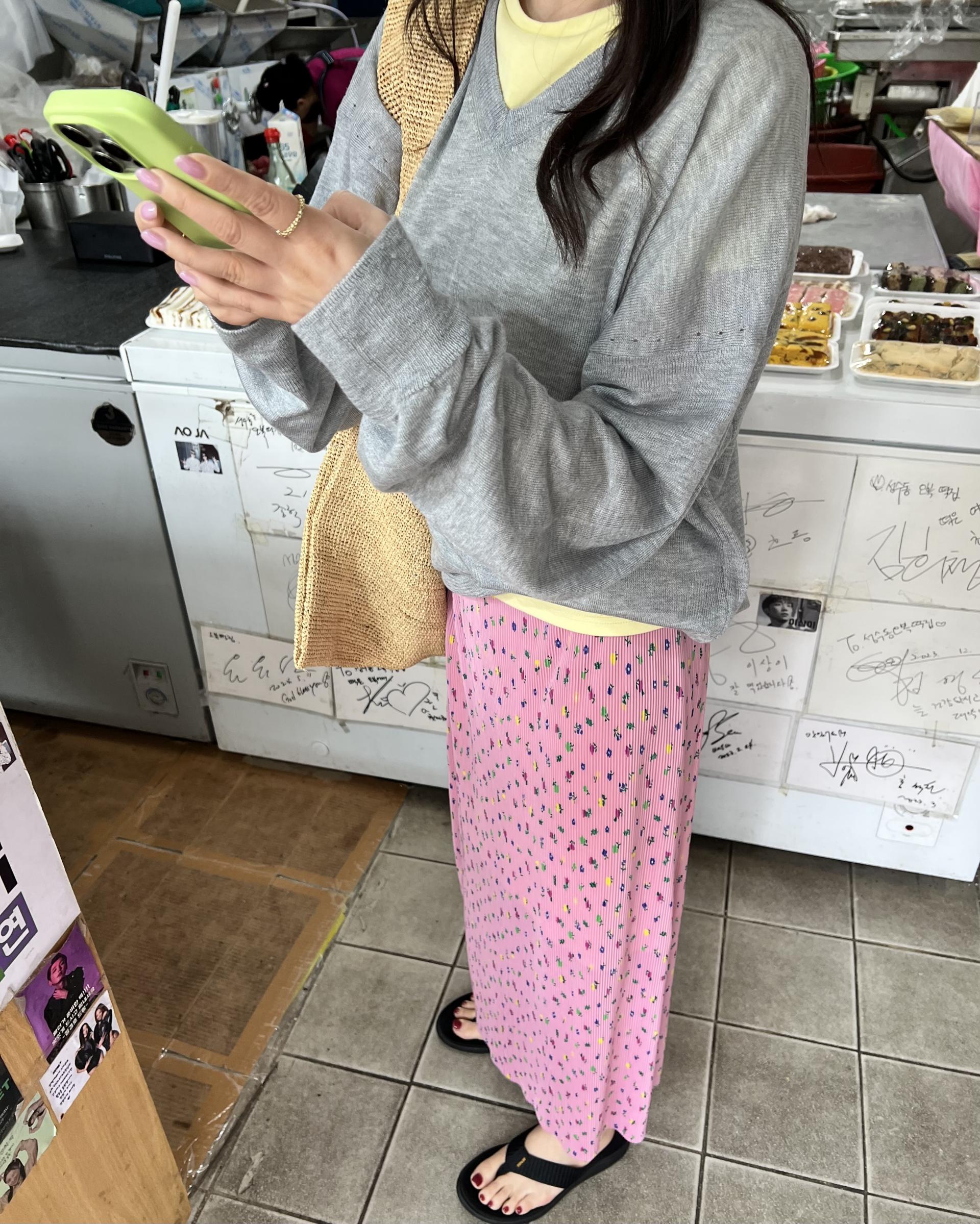 us v-neck knit