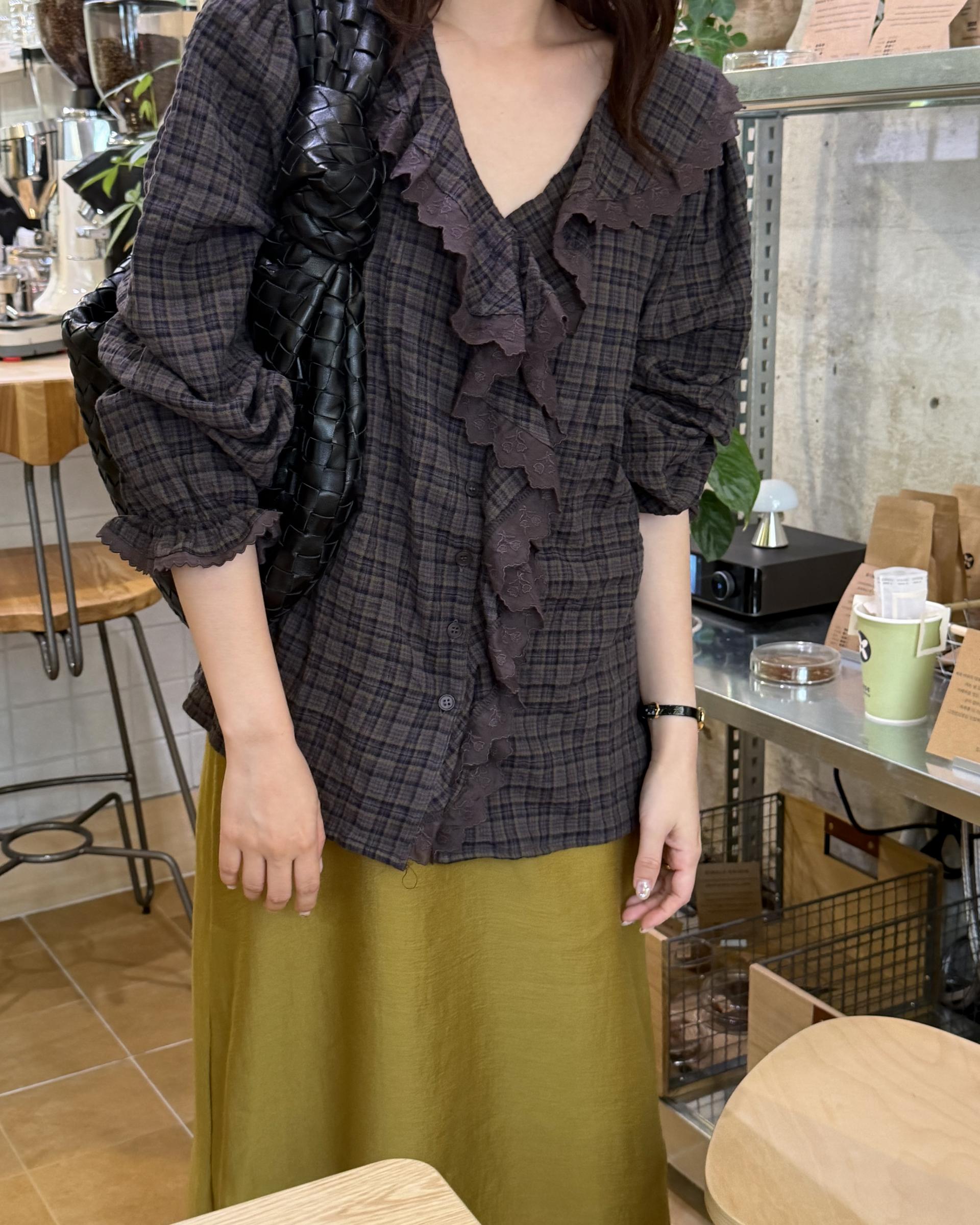cottage ruffle lace blouse (white/check)