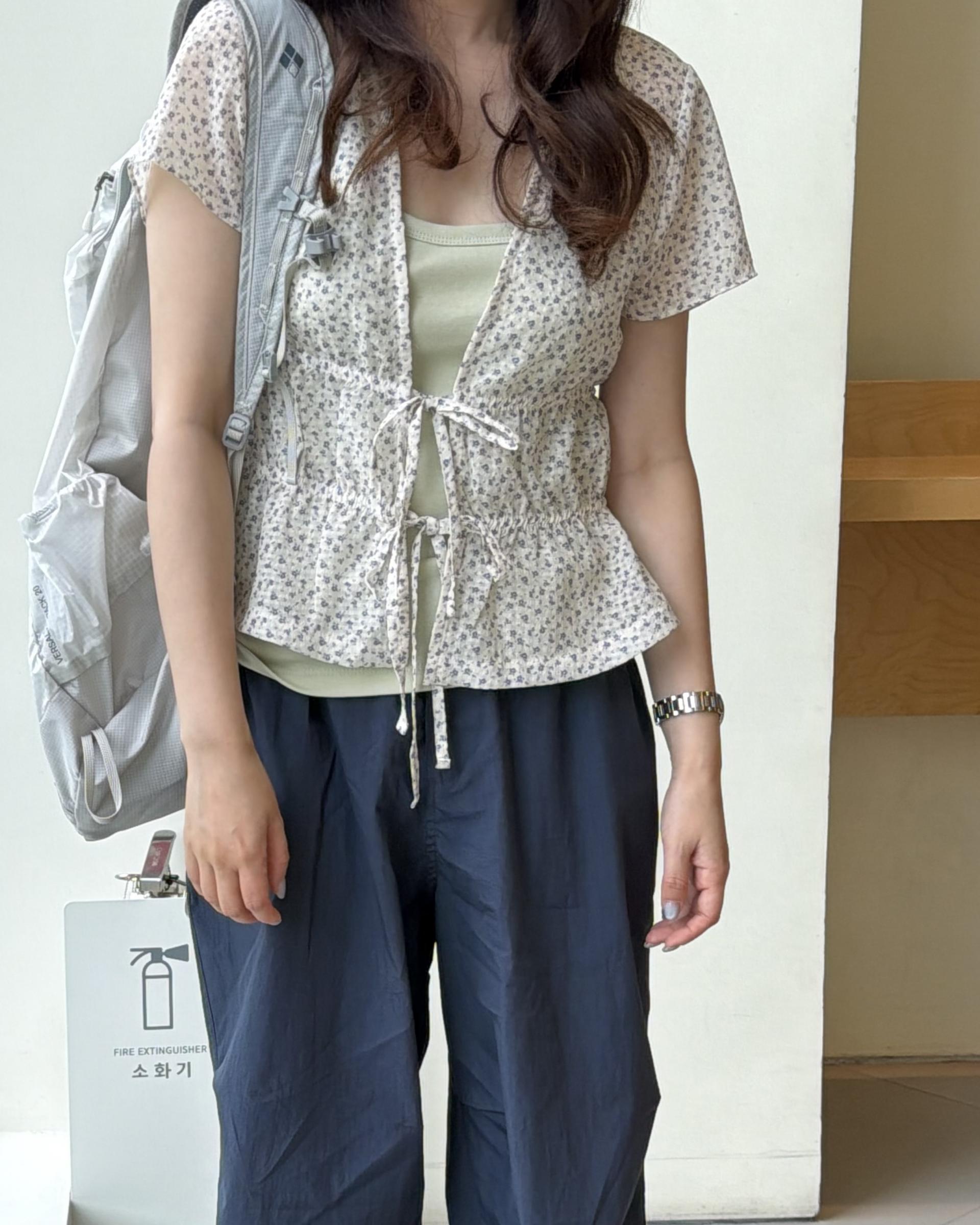 molly flower blouse (cream/navy)
