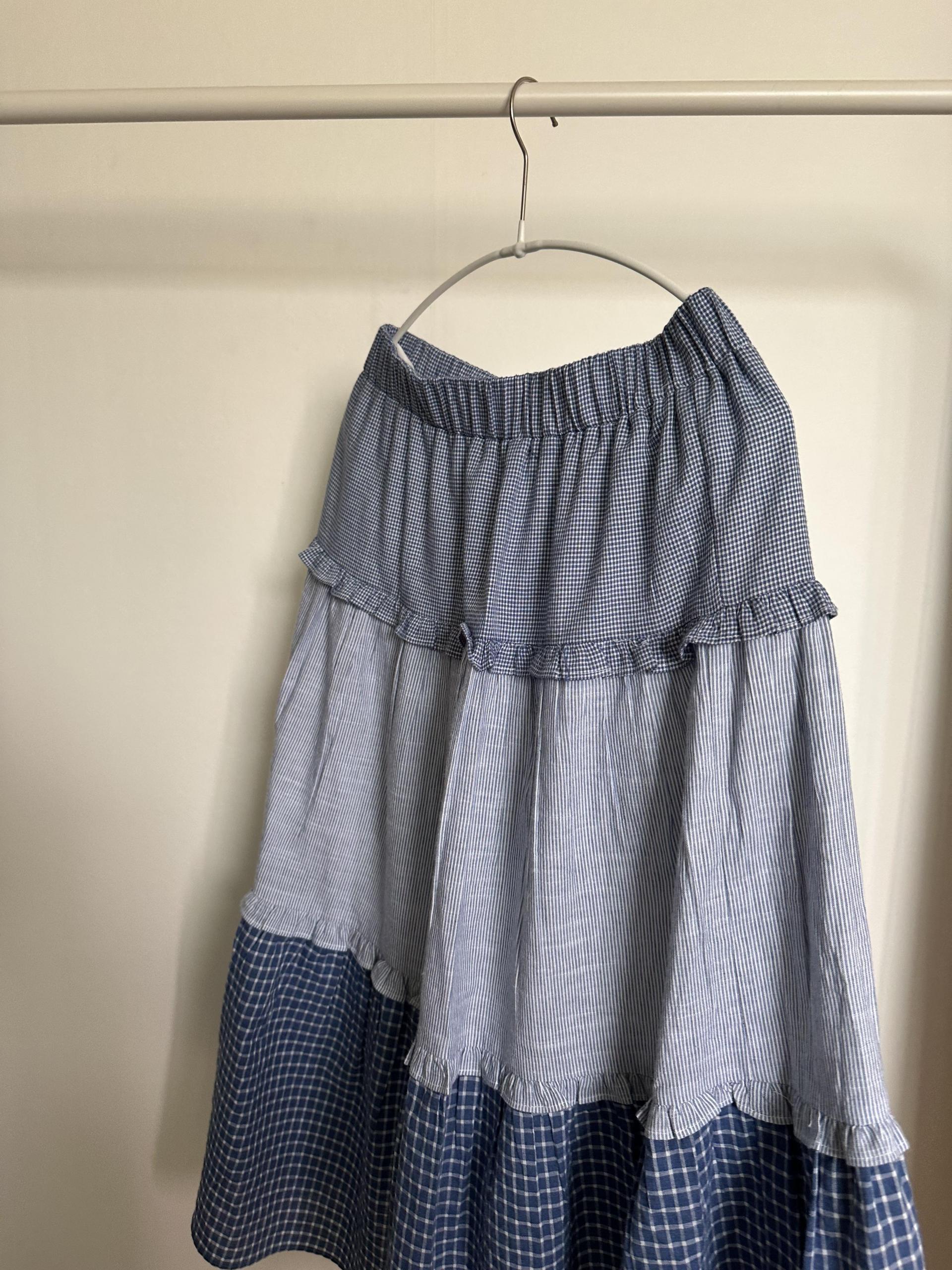 gummy check skirt