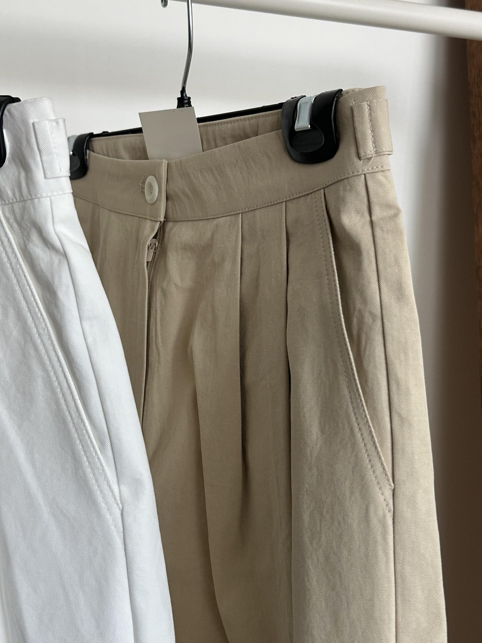 row half pants (beige/white)