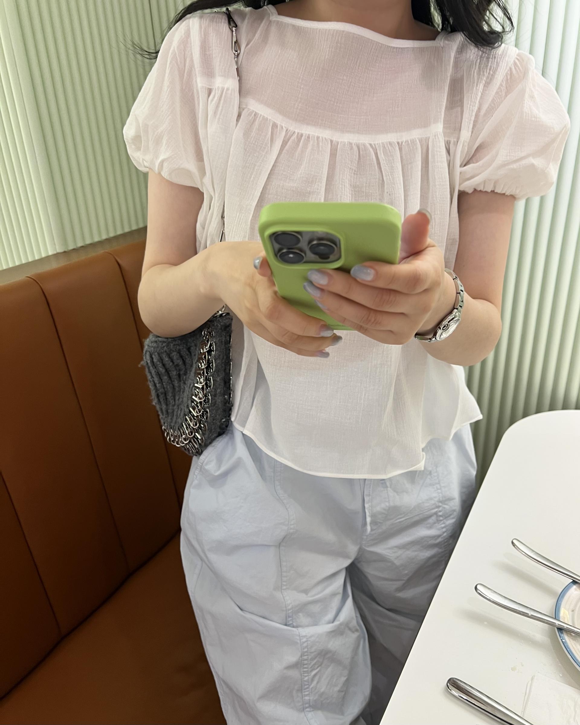 square blouse (white/brown/black)