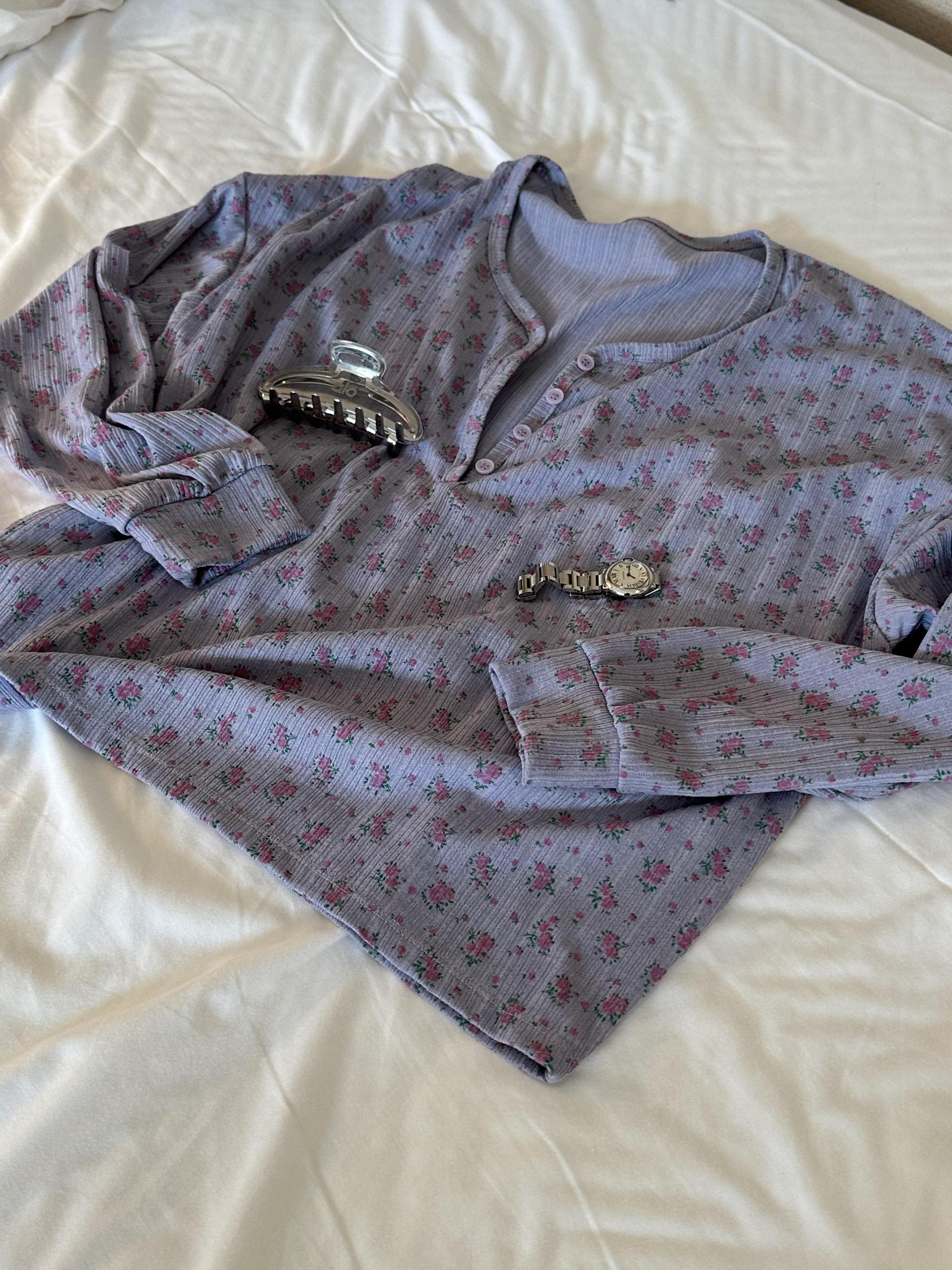 <made> pansy flower top